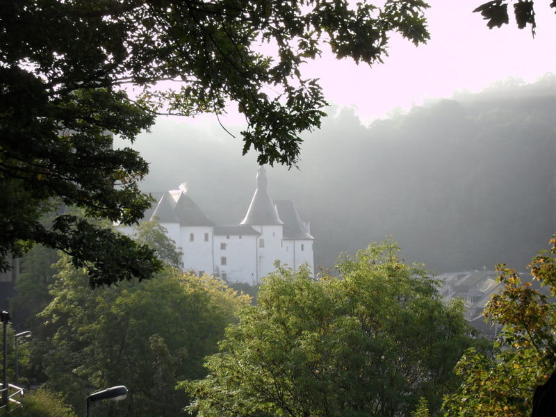 Samsung ES17 / VLUU ES17 /  SL40 /  ES19 sample photo. Clervaux castle photography
