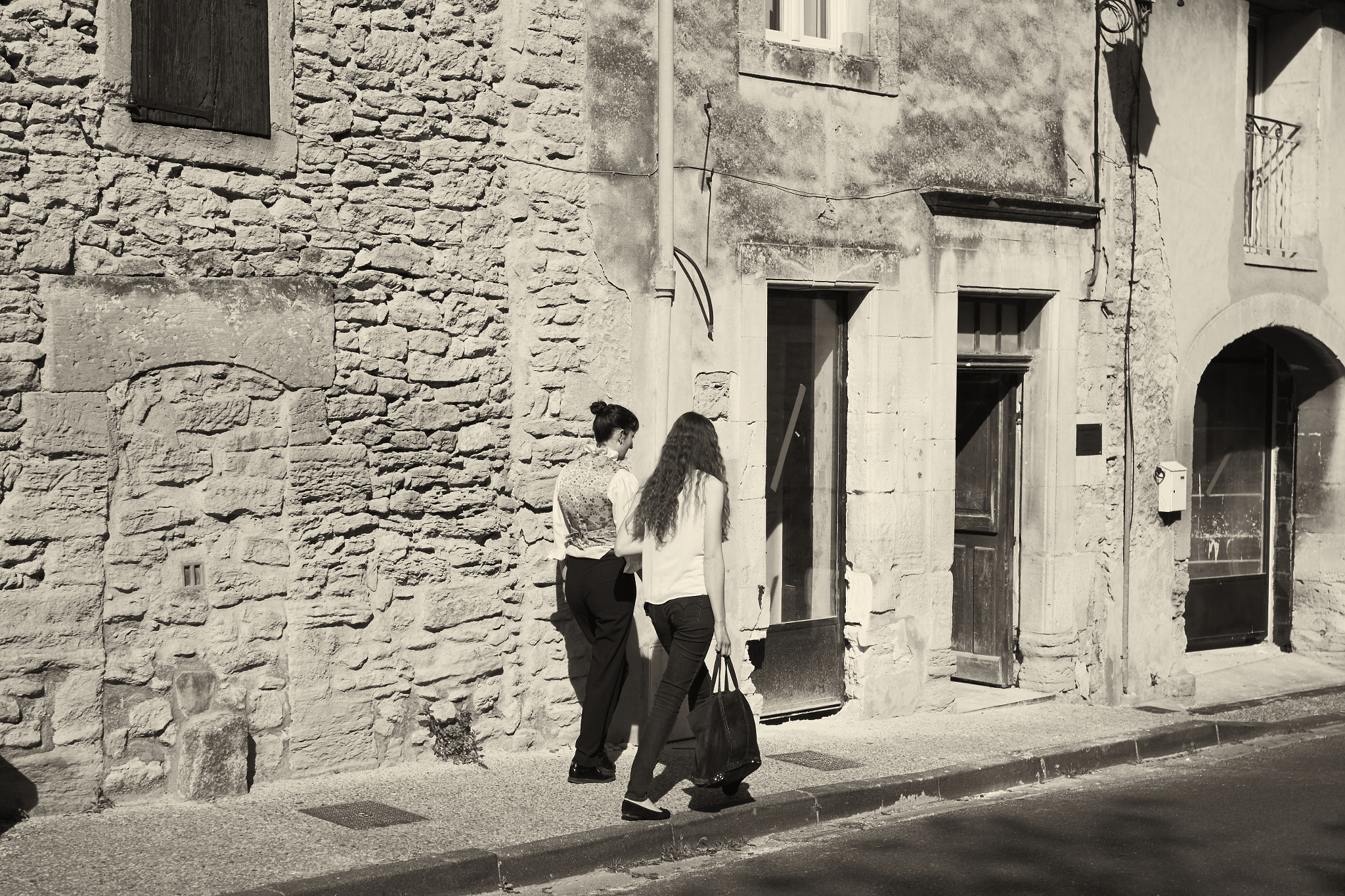 Canon EOS 7D + Canon EF 16-35mm F4L IS USM sample photo. Street of gordes photography