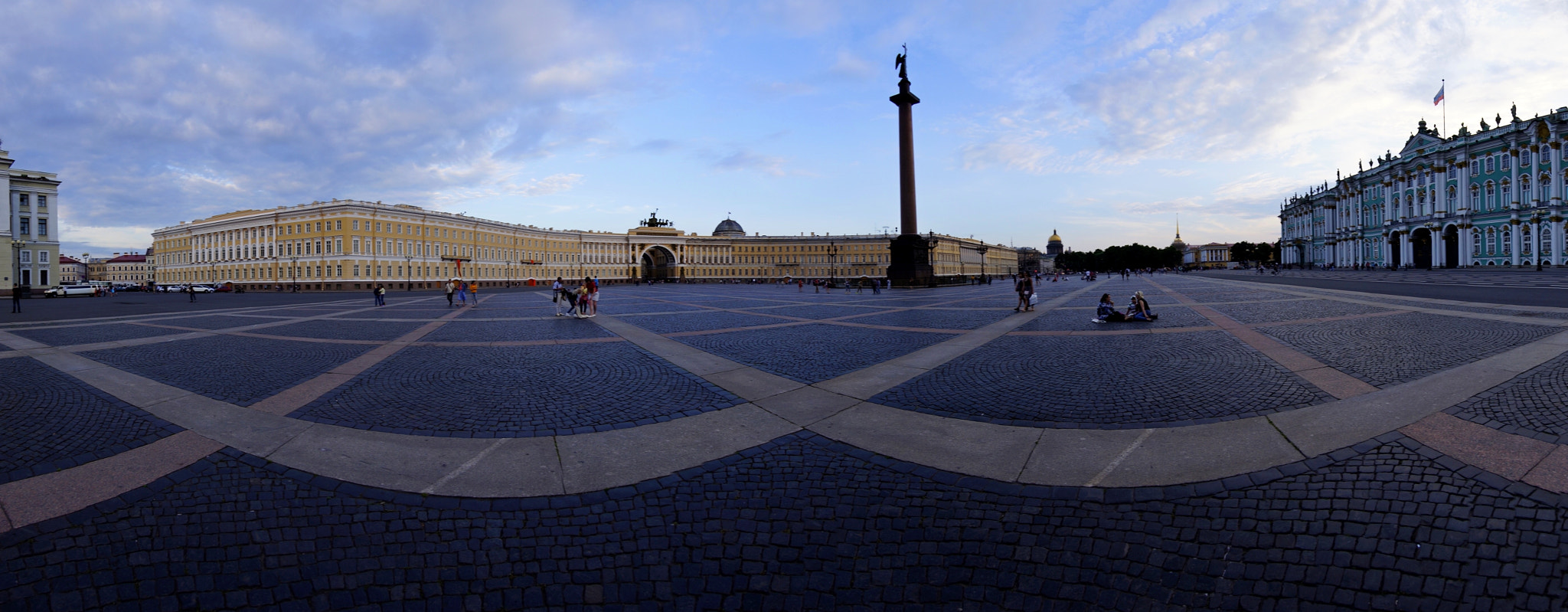 Sony Alpha NEX-5N + Sony E 10-18mm F4 OSS sample photo. Palace square. photography