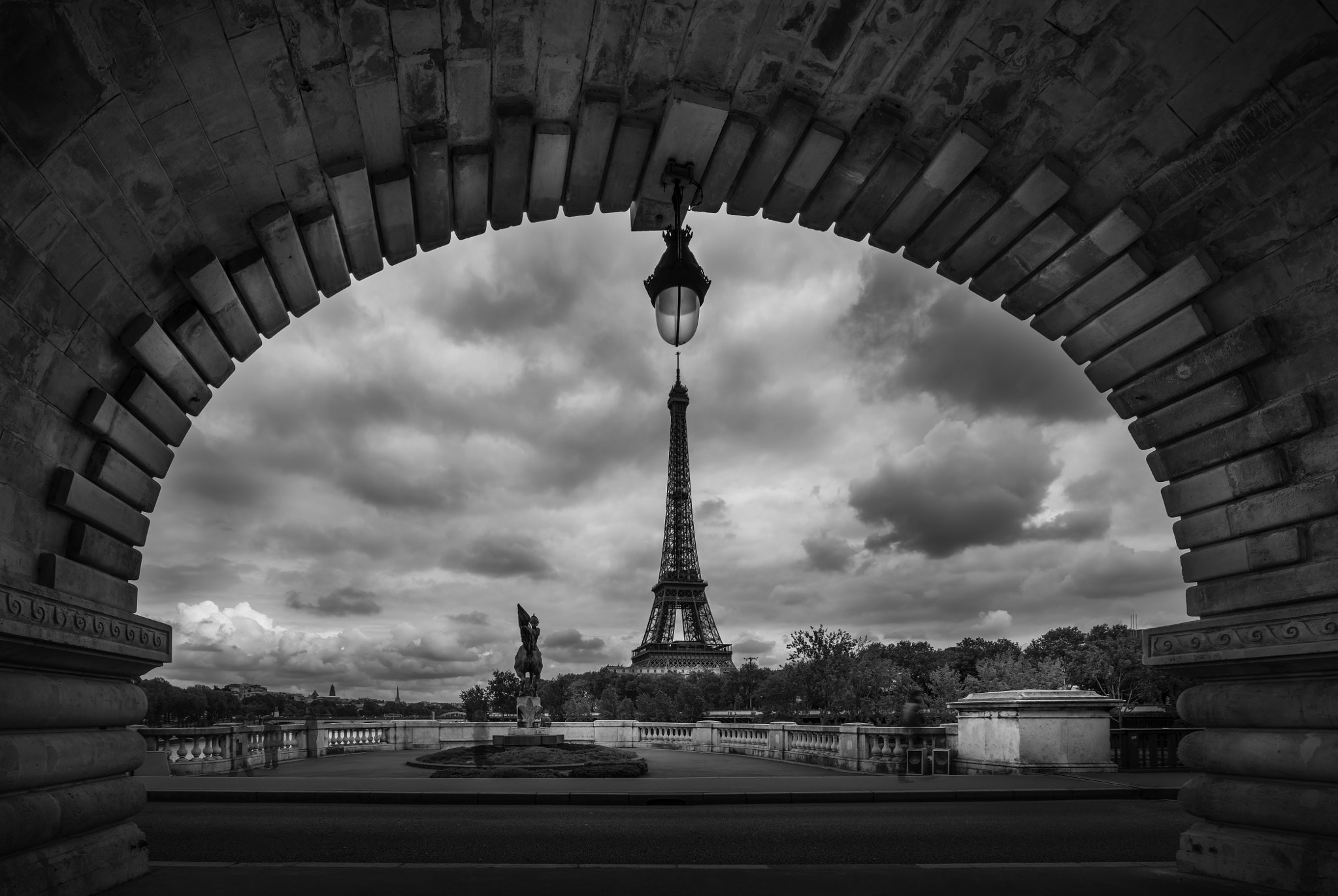 Canon EOS 5DS R + Canon TS-E 17mm F4L Tilt-Shift sample photo. Paris - france - eiffel architecture photography