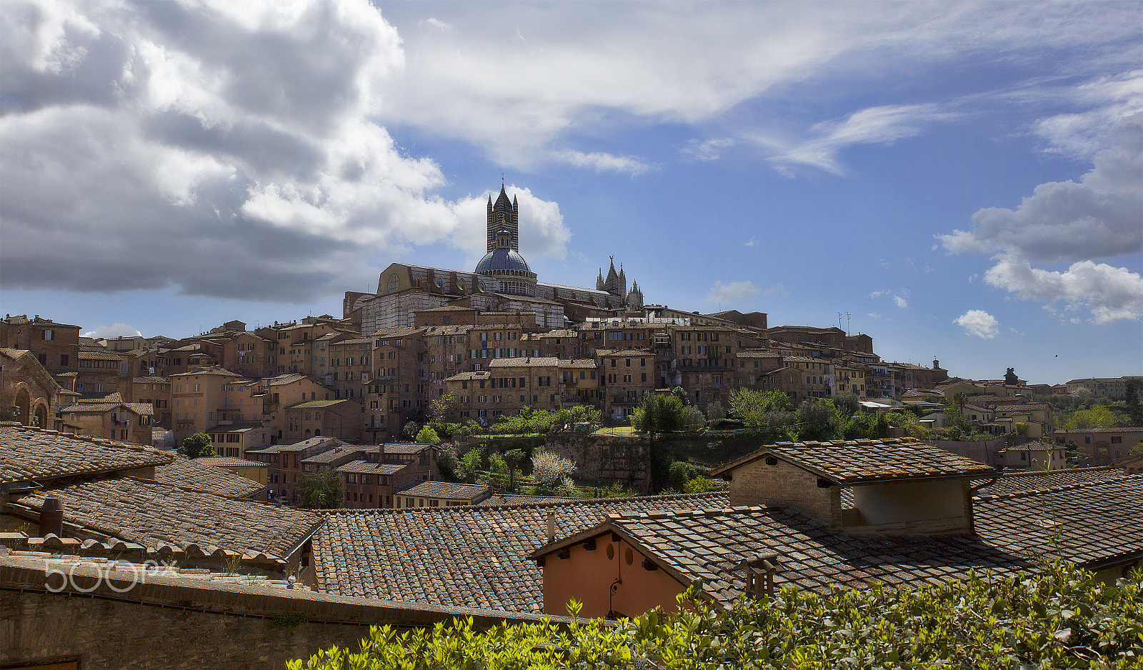 Canon EF 28mm F2.8 sample photo. Somewhere in siena photography