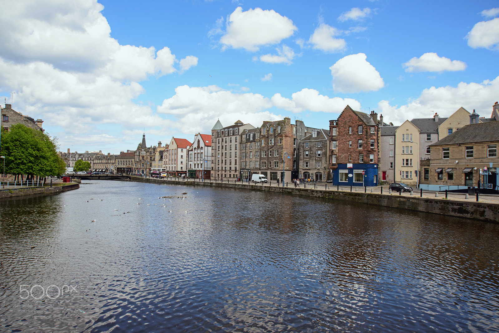 AF Zoom-Nikkor 24-120mm f/3.5-5.6D IF sample photo. The shore.water of leith photography