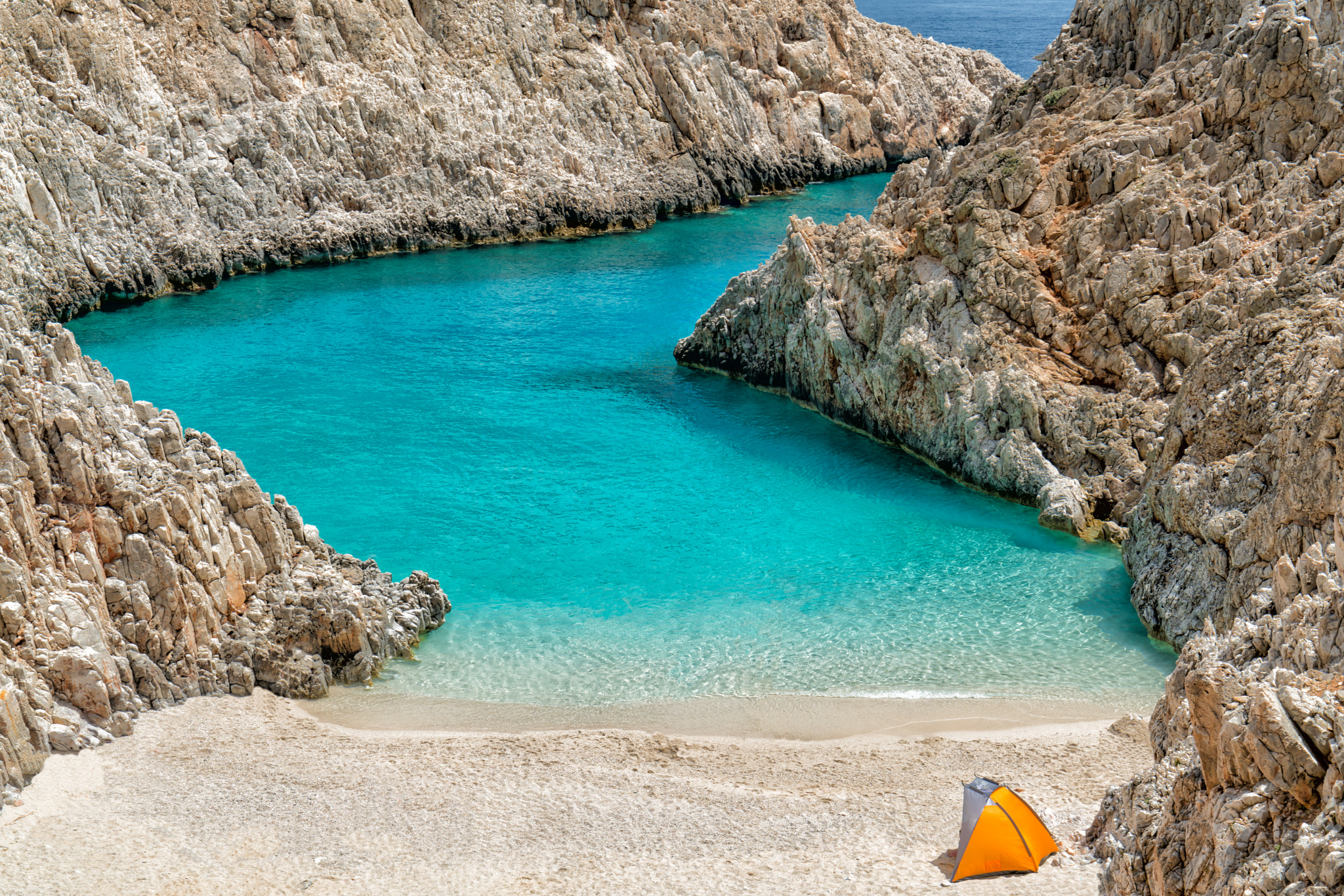 Sony a7R II + Canon EF 24-70mm F4L IS USM sample photo. Amazing crete photography