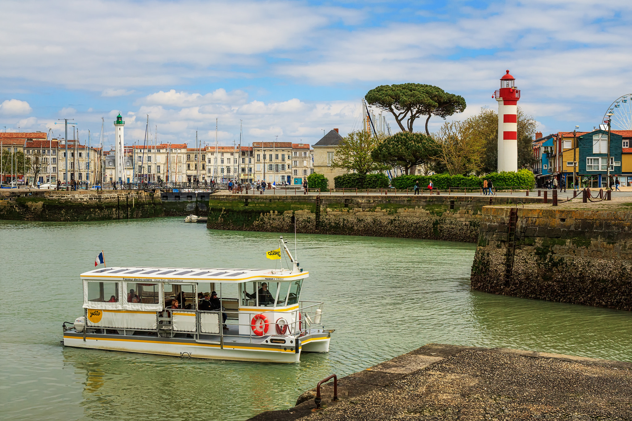 Canon EOS M3 sample photo. La rochelle, lighthouses and pine photography