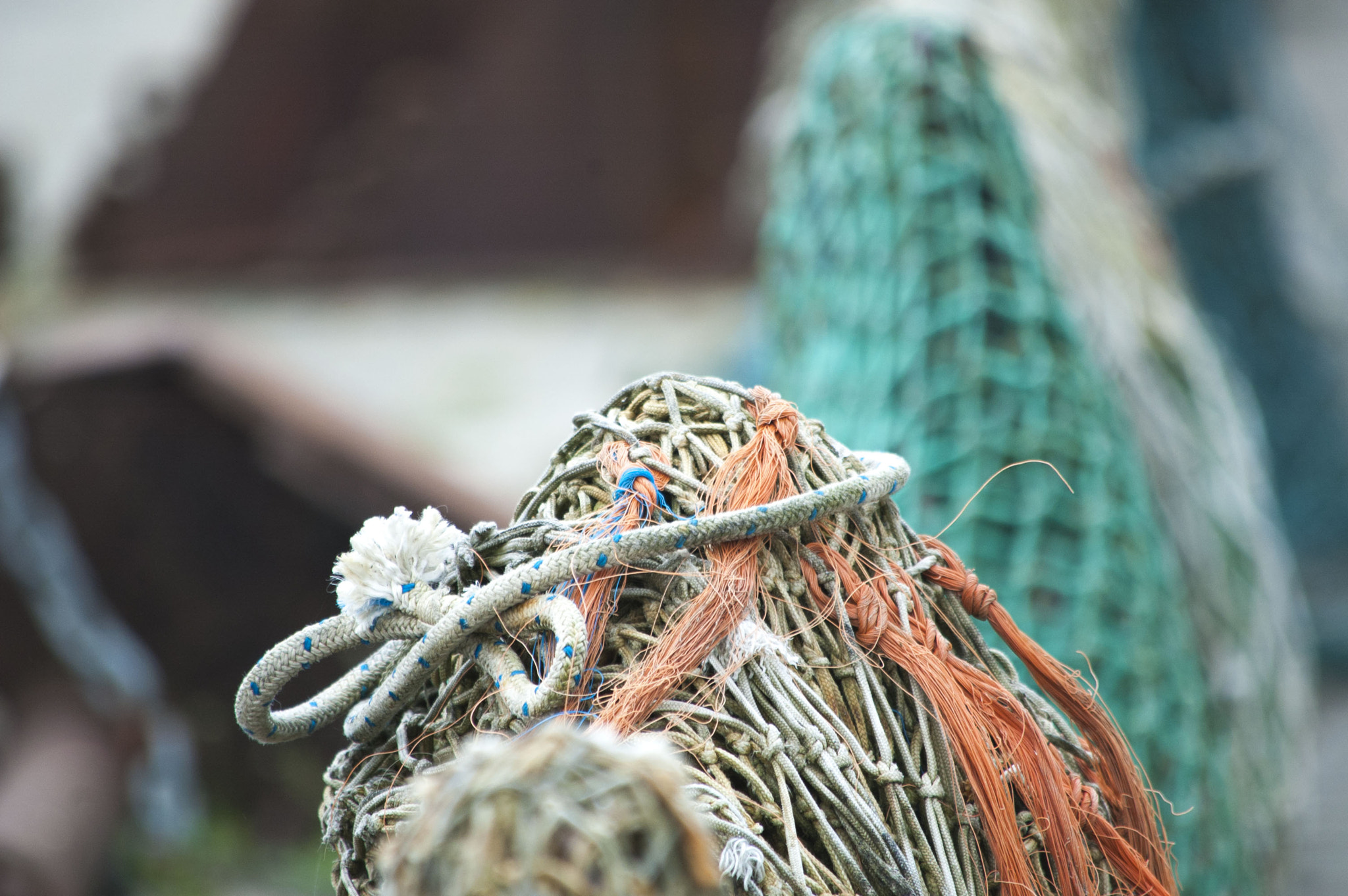 Nikon D70 sample photo. Ship ropes photography