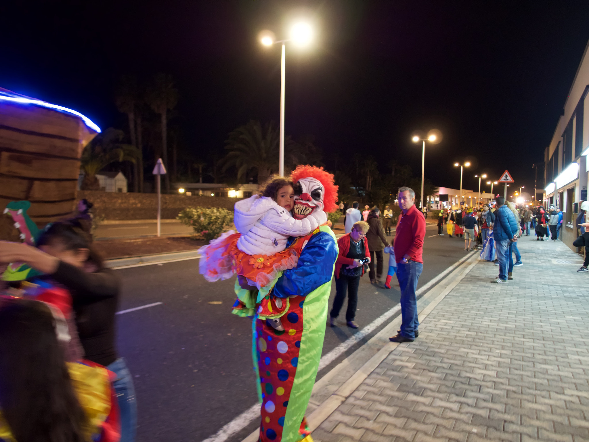 Olympus OM-D E-M1 + OLYMPUS M.12mm F2.0 sample photo. Clown photography