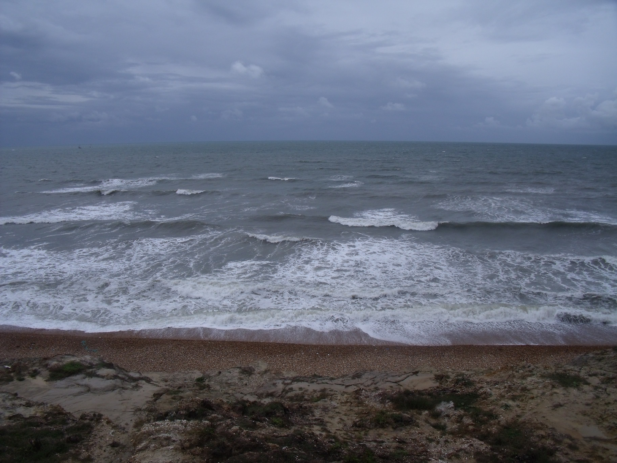 Fujifilm FinePix J210 sample photo. Bad weather on the beach photography