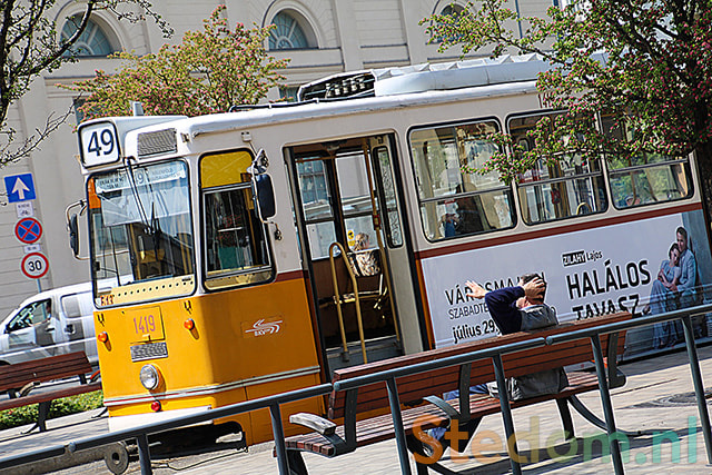 Canon EOS 750D (EOS Rebel T6i / EOS Kiss X8i) sample photo. Tram photography