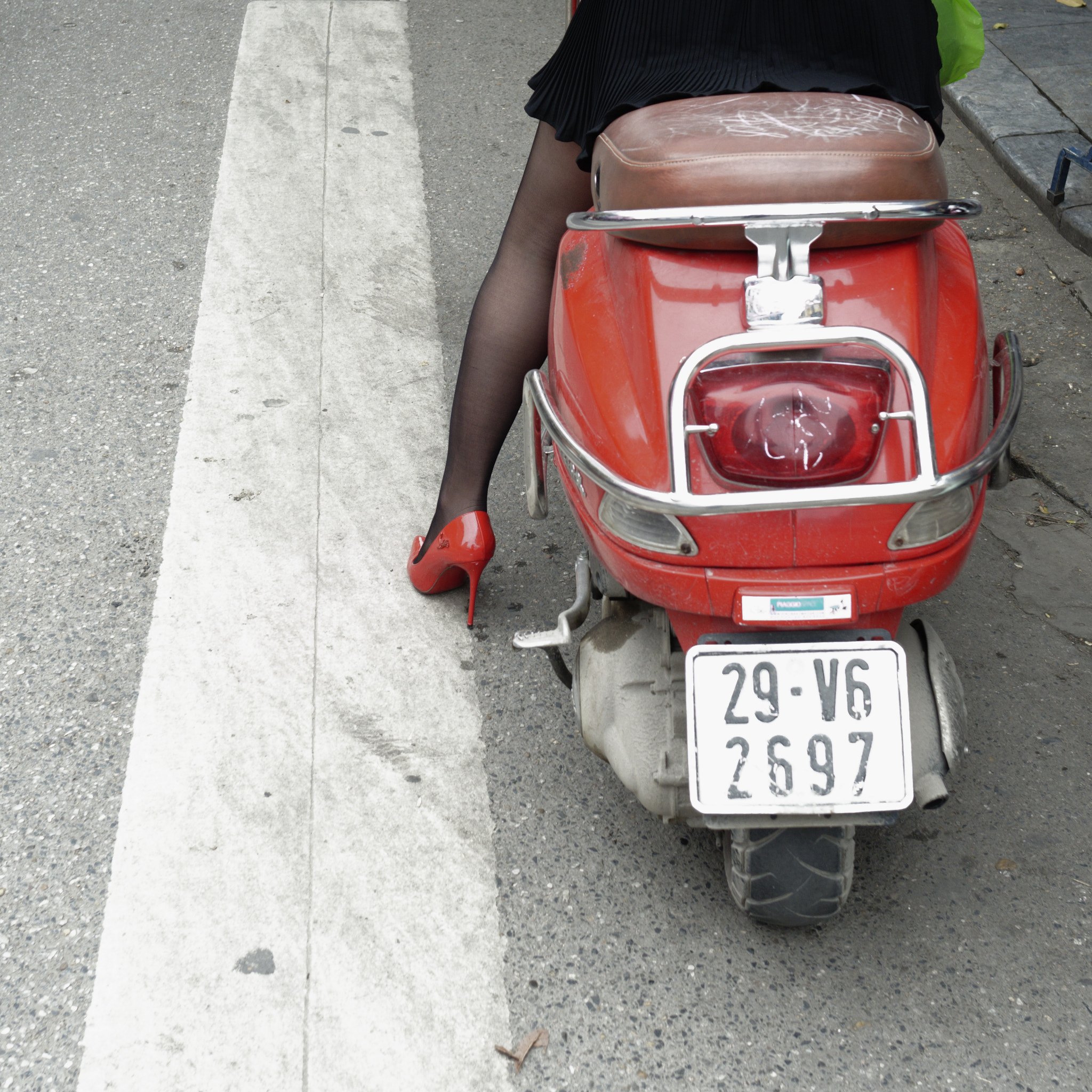 Nikon AF-S Nikkor 24mm F1.8G ED sample photo. Stylish ride photography