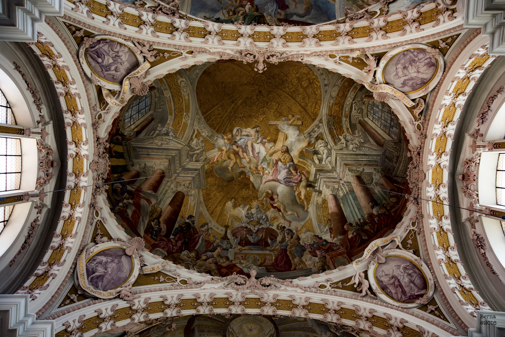 AF Zoom-Nikkor 24-120mm f/3.5-5.6D IF sample photo. Cathedral of st. james photography