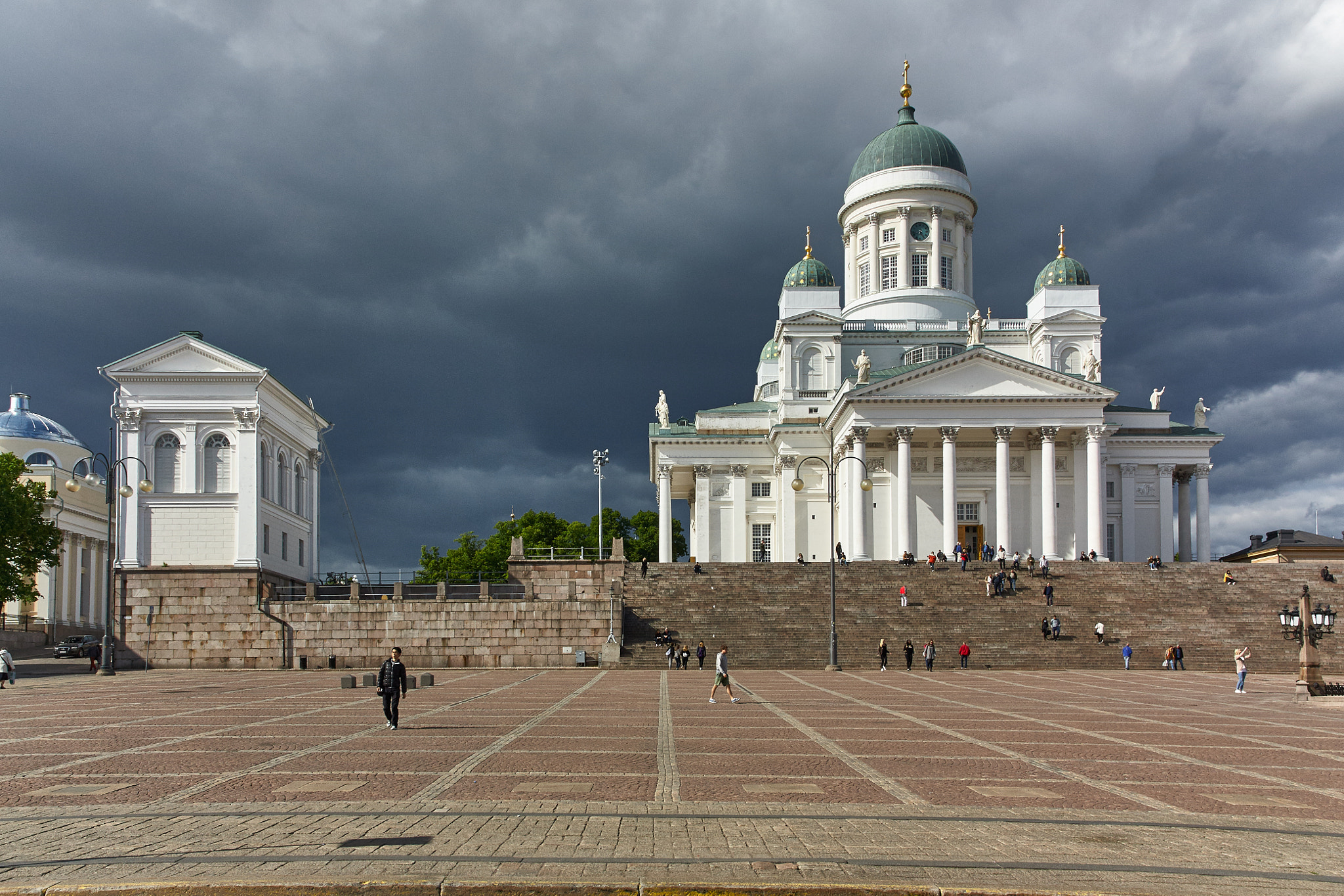 Canon EOS 450D (EOS Rebel XSi / EOS Kiss X2) sample photo. Helsinki cathedral photography