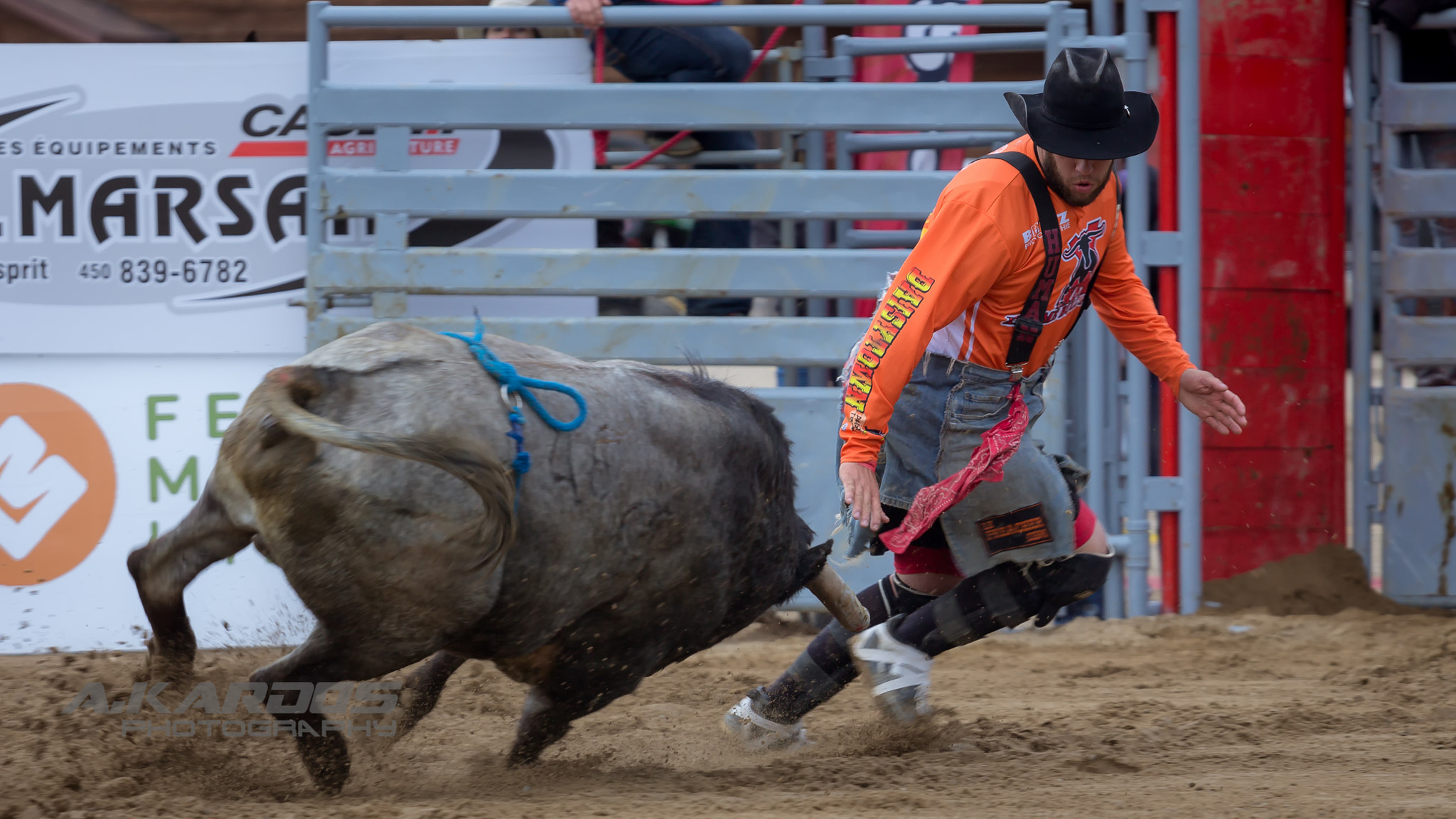 Canon EOS 700D (EOS Rebel T5i / EOS Kiss X7i) + Canon EF 70-200mm F4L USM sample photo. Xbf - extreme bull riding - rodéo fest de val saint-côme 2016 photography