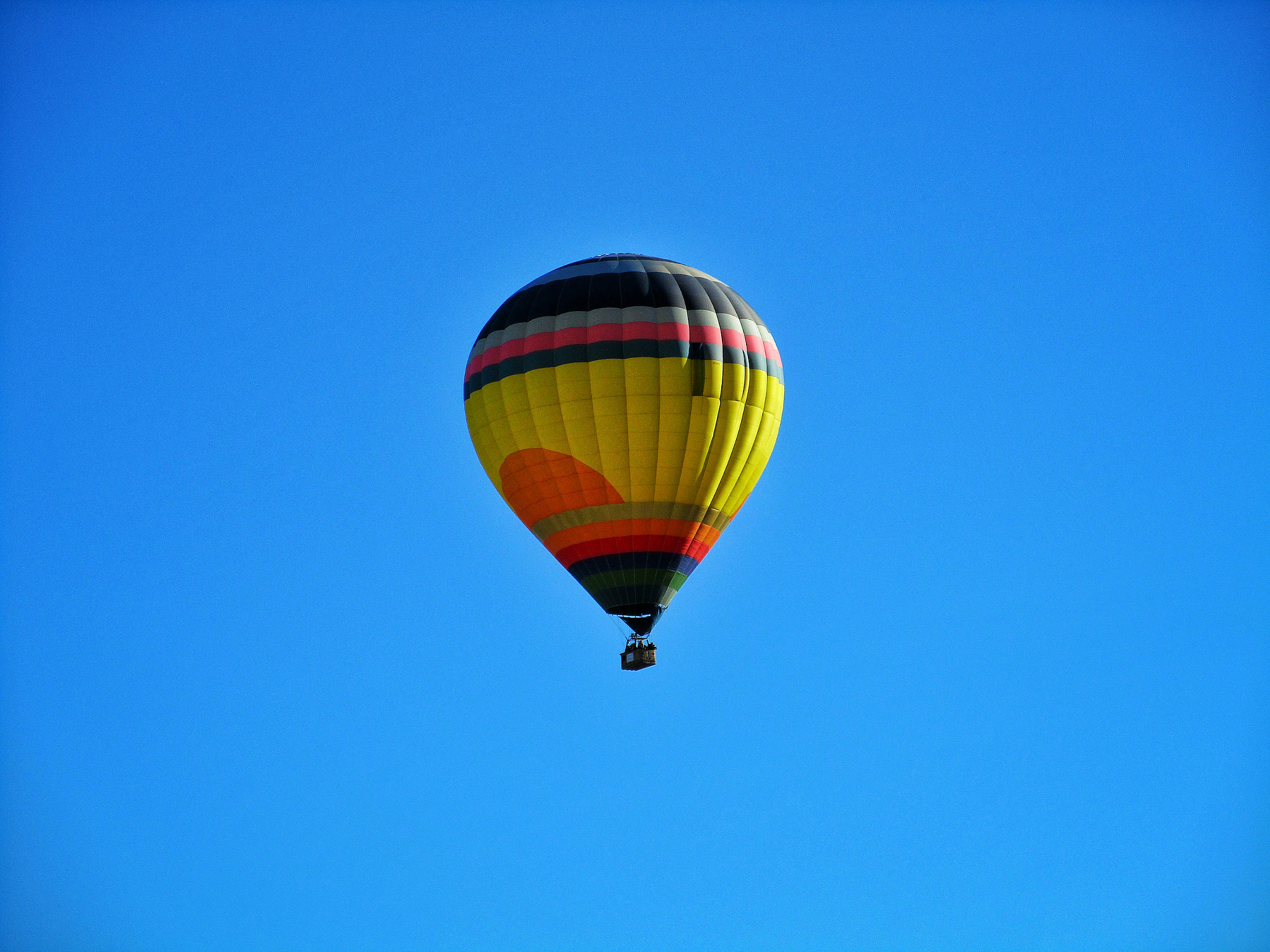 Canon PowerShot ELPH 170 IS (IXUS 170 / IXY 170) sample photo. Perris hot air balloon  photography