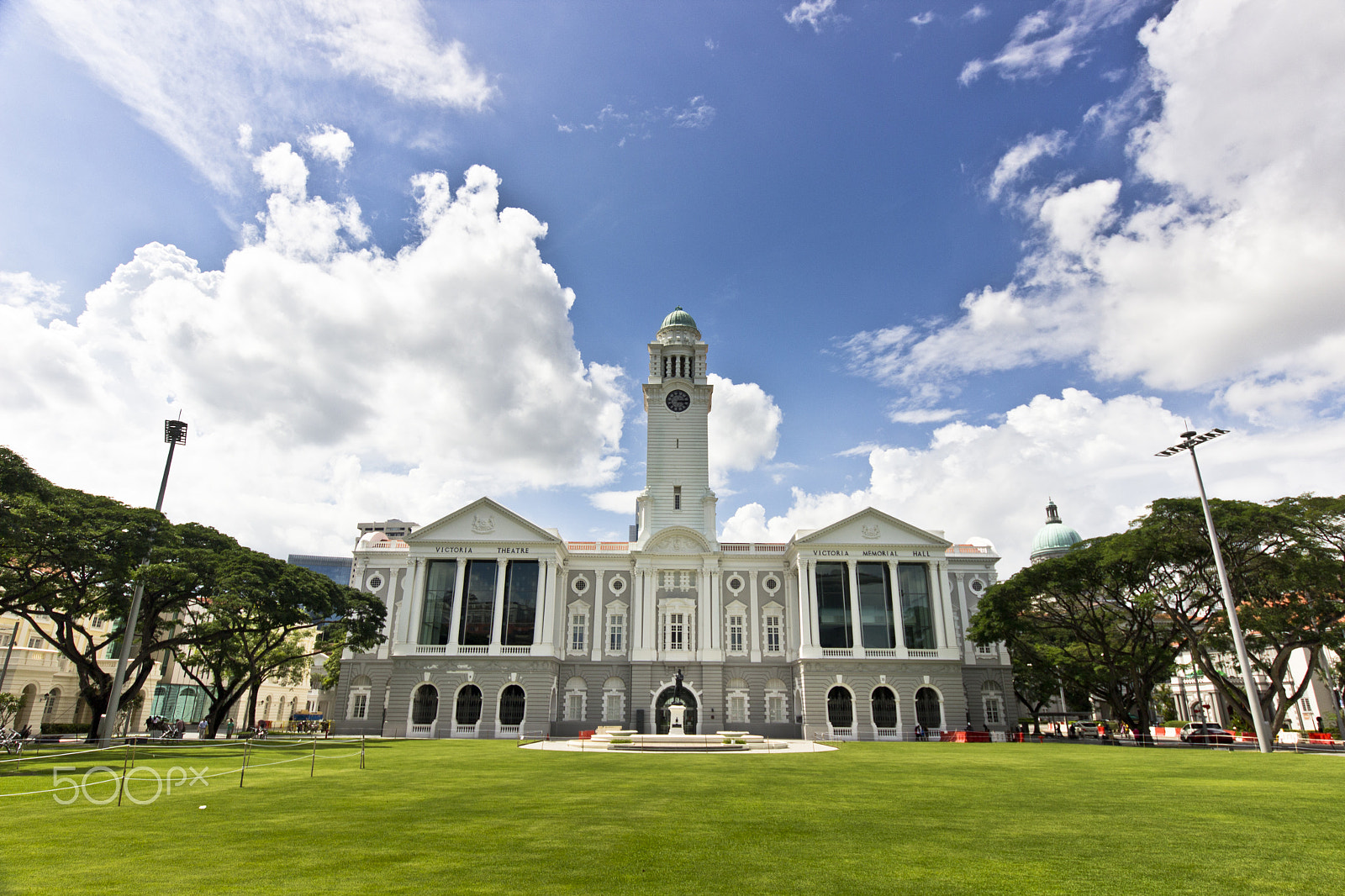 Sigma 12-24mm F4.5-5.6 II DG HSM sample photo. Victoria concert hall. singapore photography