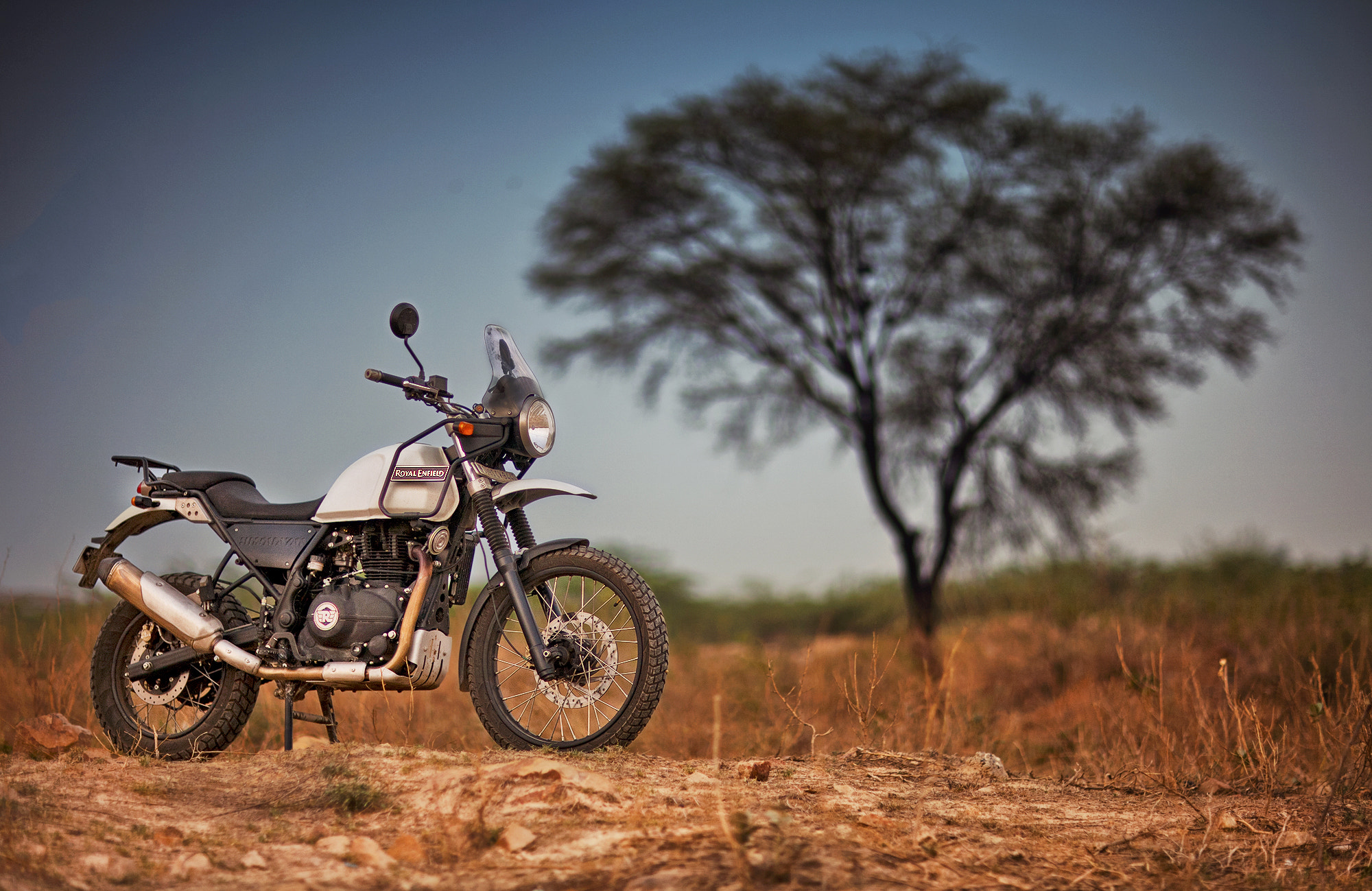 Canon EOS 5D + Canon EF 85mm F1.2 sample photo. Royal enfield himalayan - ready for adventure! photography