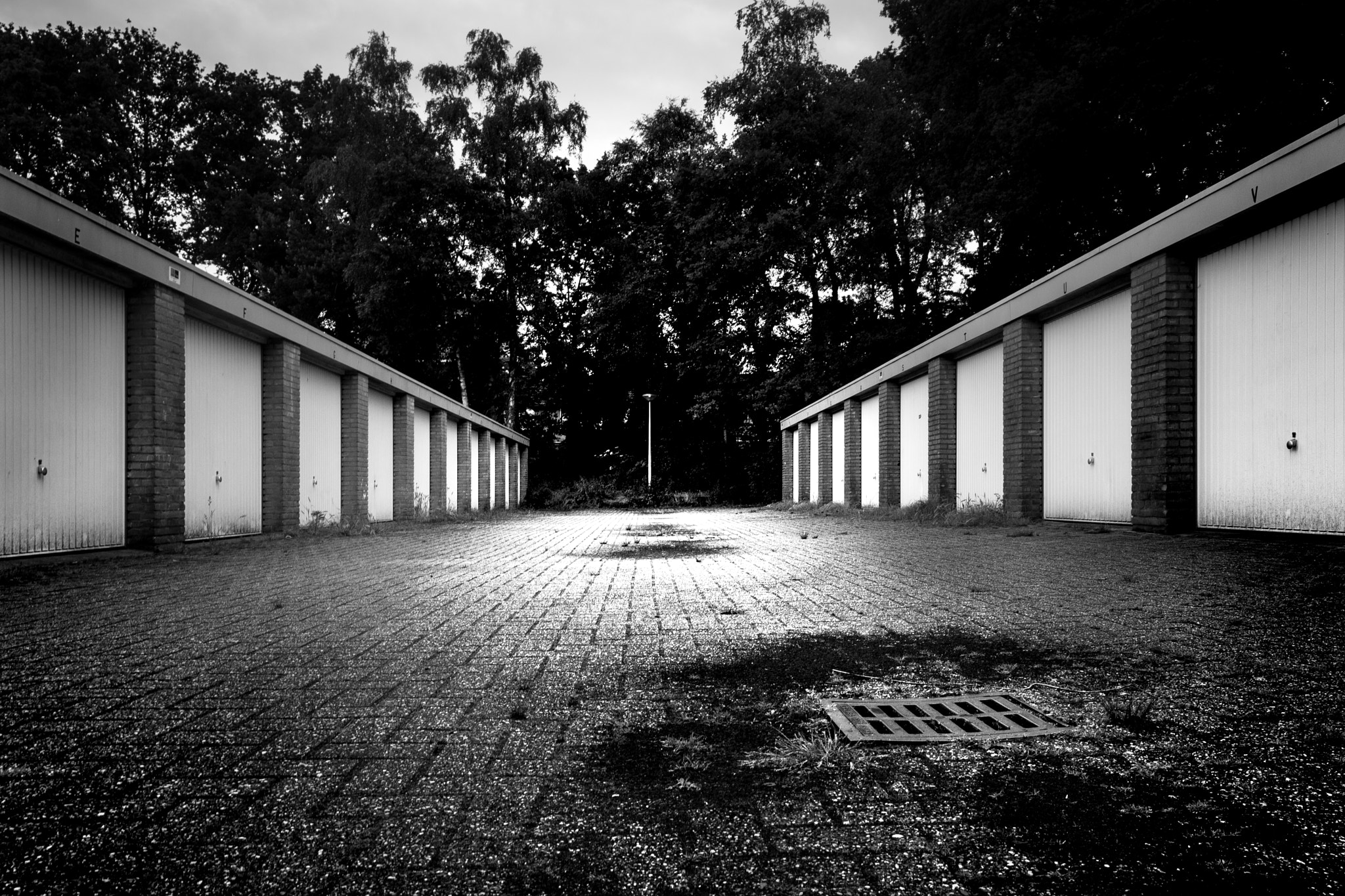 Canon EF 16-35mm F4L IS USM sample photo. "behind closed doors..." photography