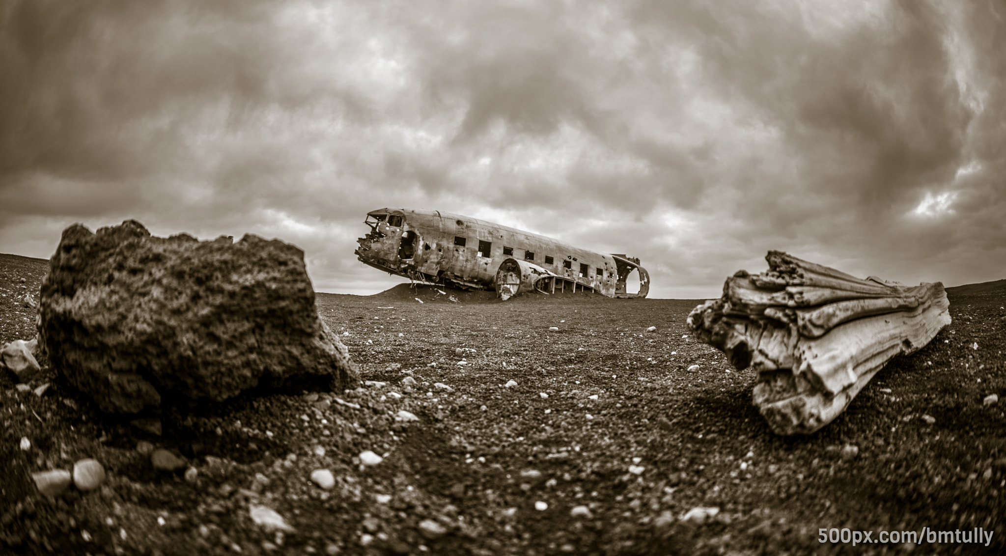 Sony a7 II + Canon EF 8-15mm F4L Fisheye USM sample photo. Eerie wreckage photography