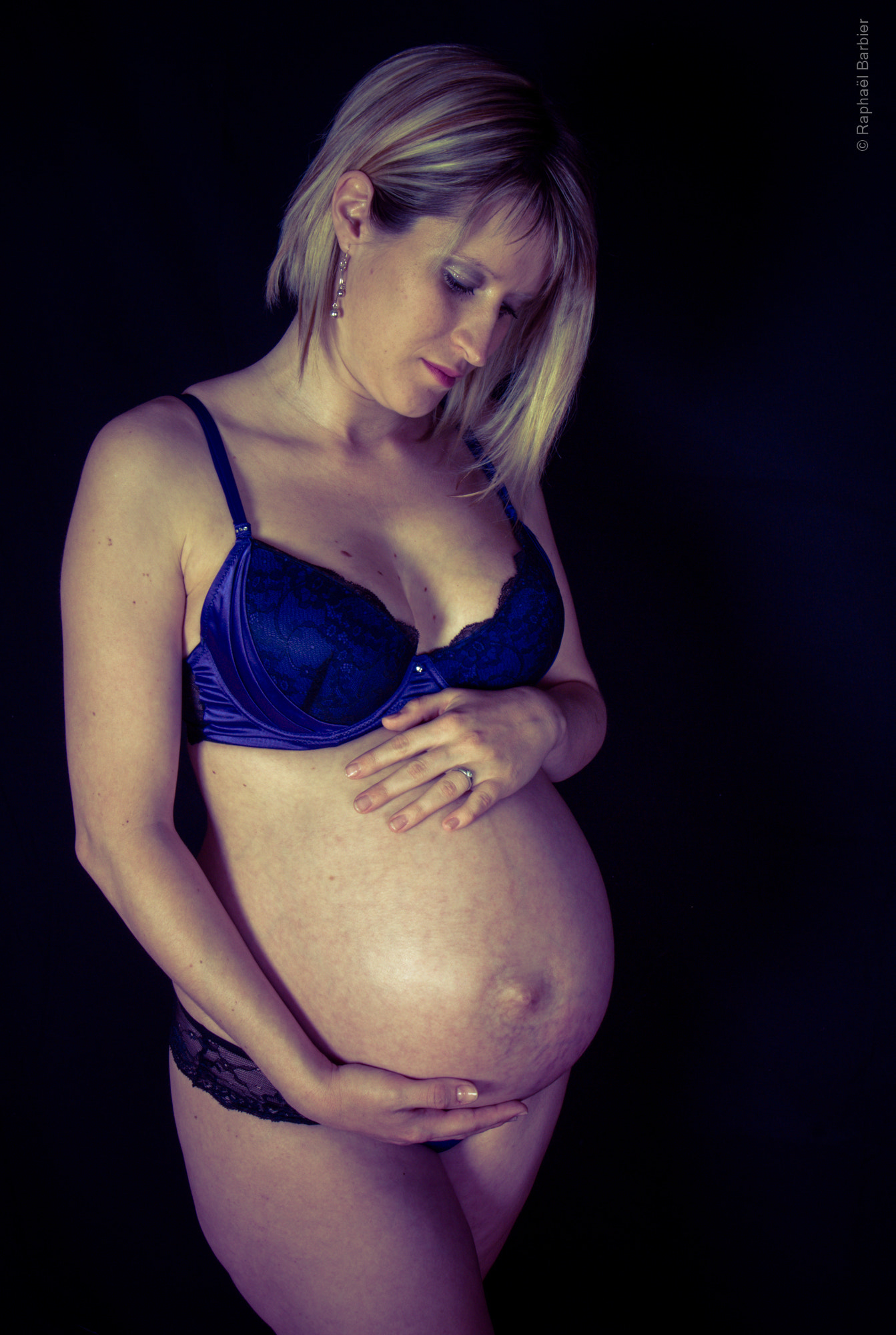 Nikon D300 + Sigma 17-35mm F2.8-4 EX DG  Aspherical HSM sample photo. Sweet pregnancy, cute pregnant photography