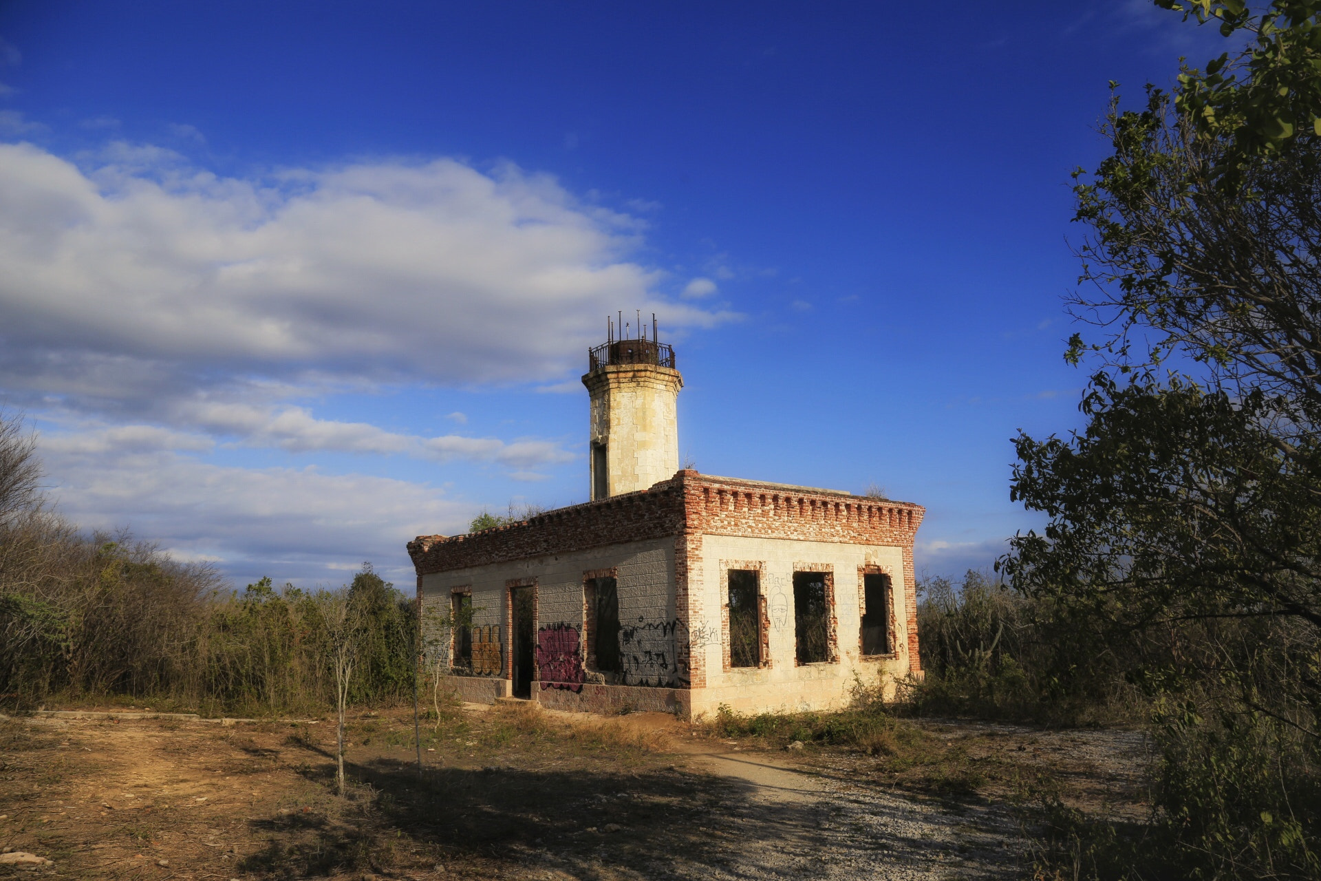 Canon EF 24-105mm F4L IS USM sample photo. Lighthouse ruins photography