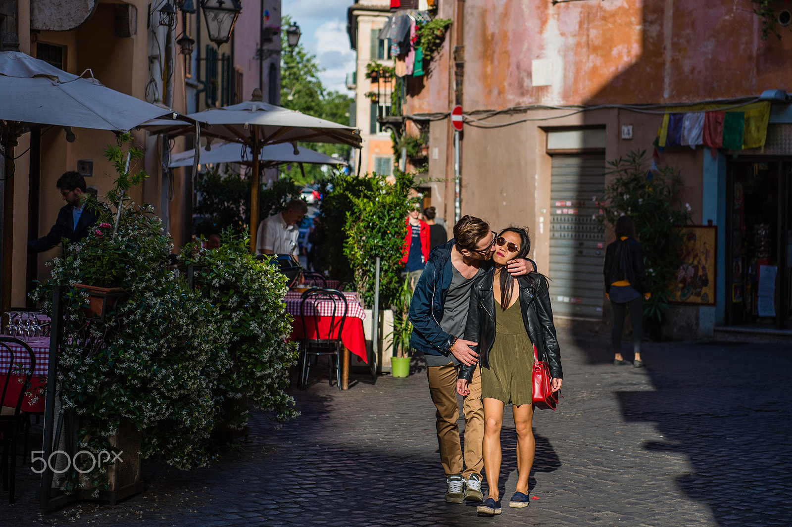 Nikon AF-S Nikkor 24-70mm F2.8E ED VR sample photo. The kiss photography