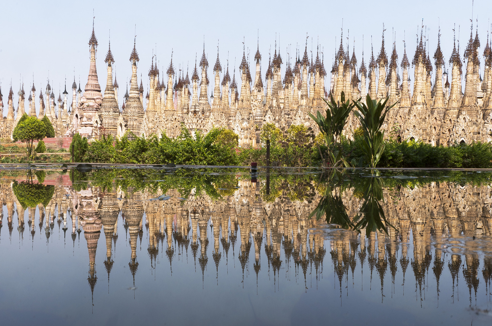Sony Sonnar T* E 24mm F1.8 ZA sample photo. Kakku - myanmar photography