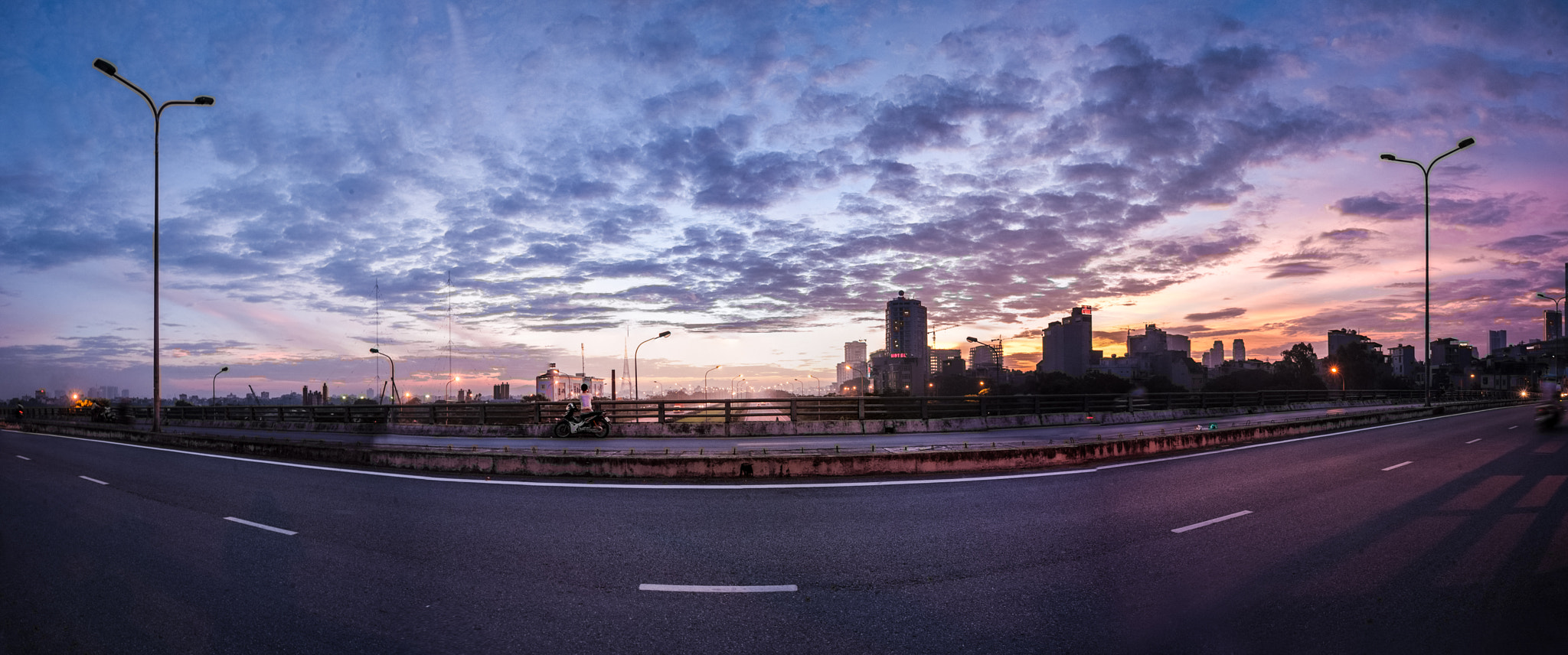 Canon EF 28mm F1.8 USM sample photo. Me tri, hanoi. 2015 photography