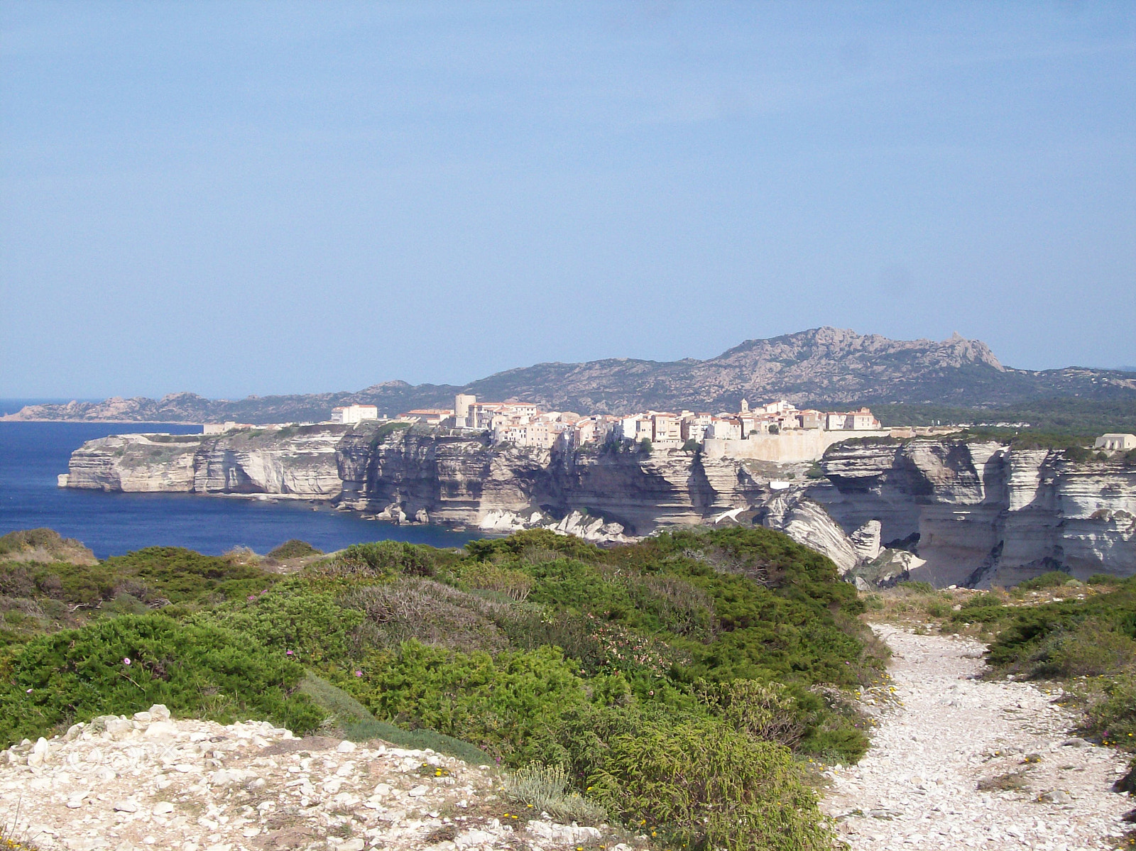 Kodak EASYSHARE C643 ZOOM DIGITAL CAMERA sample photo. Plages de bonifacio et village en corse photography