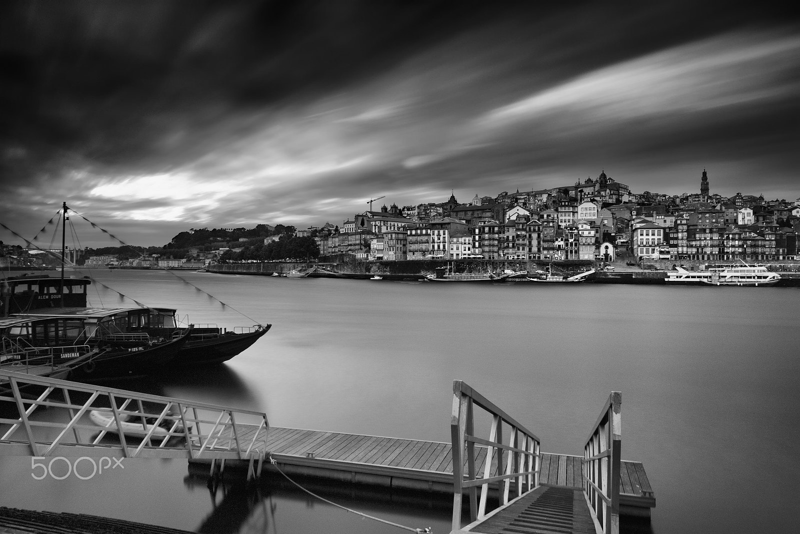 Canon EOS 500D (EOS Rebel T1i / EOS Kiss X3) sample photo. Douro adormecido (p&b) photography