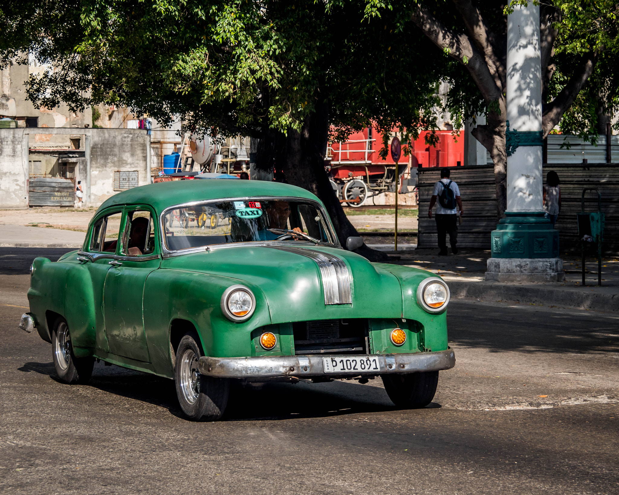 Olympus OM-D E-M5 II sample photo. The streets of havana photography