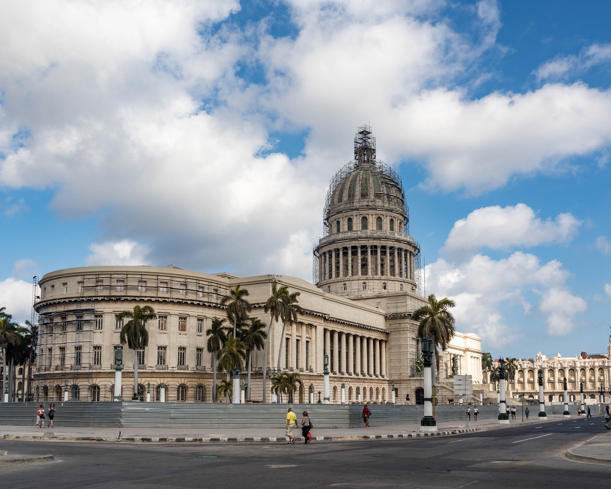 Olympus OM-D E-M5 II sample photo. Cuban national capital photography