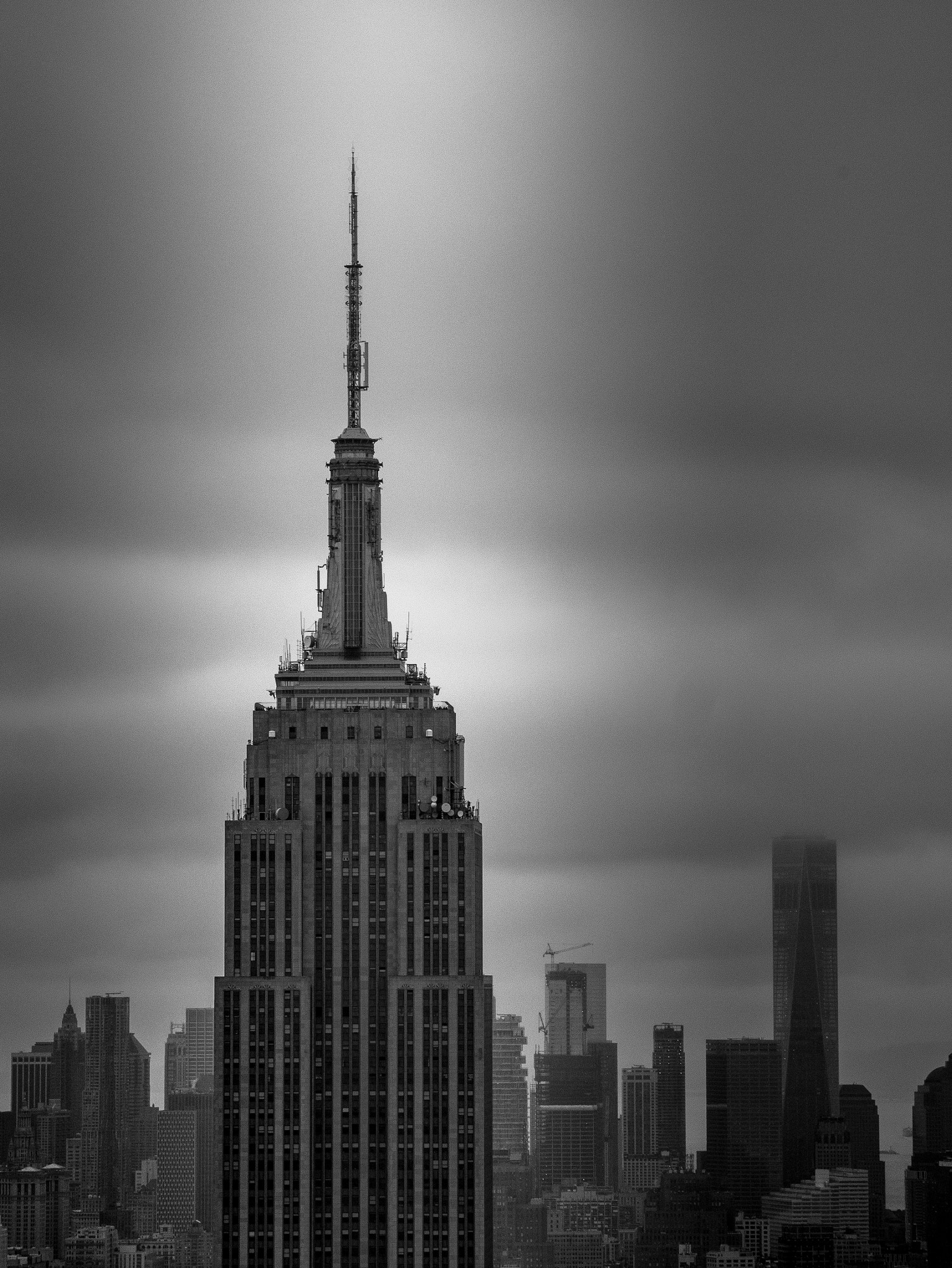 LUMIX G VARIO 45-150/F4.0-5.6 sample photo. Light on the empire state, new york. photography