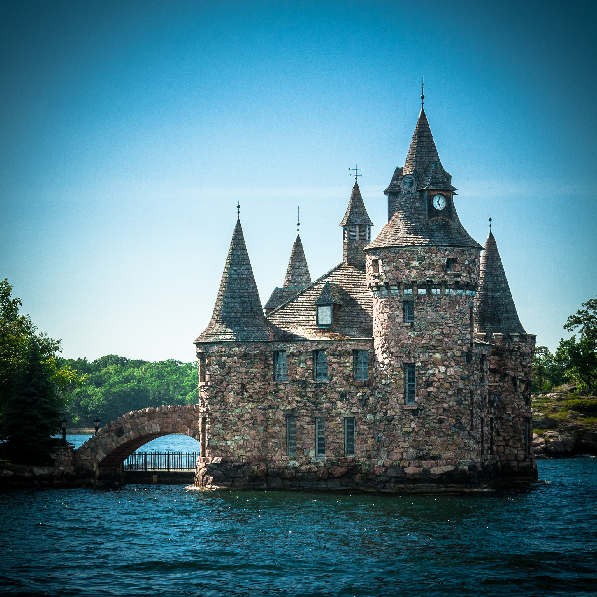 Canon EOS 400D (EOS Digital Rebel XTi / EOS Kiss Digital X) sample photo. Boldt castle at heart island, thousand islands, ny photography