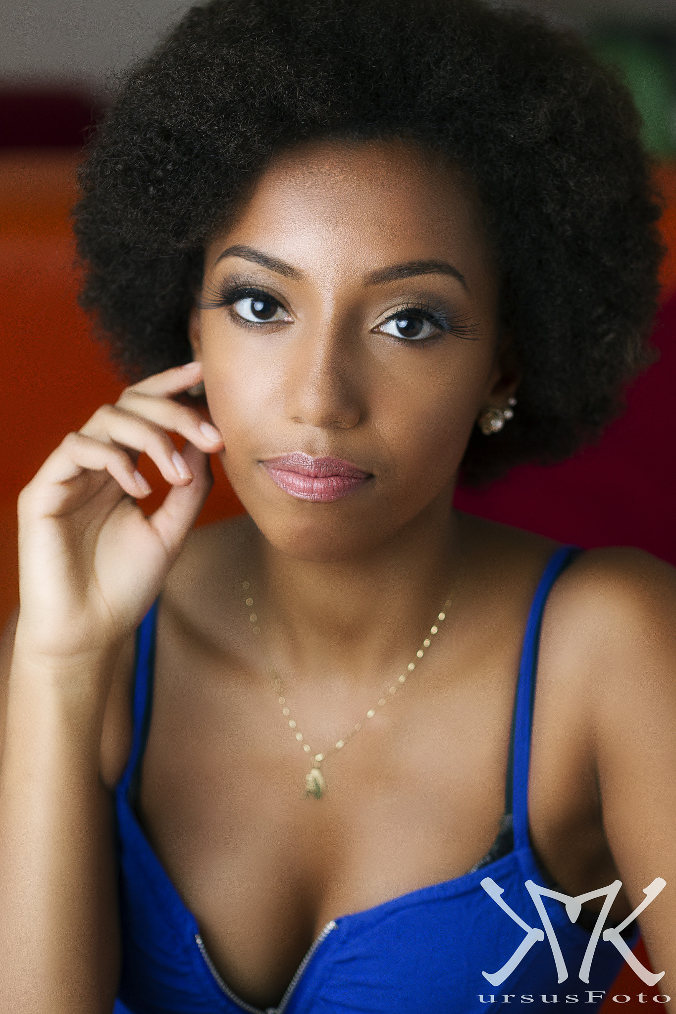 Canon EOS-1D Mark IV sample photo. Portrait with make-up artist working photography