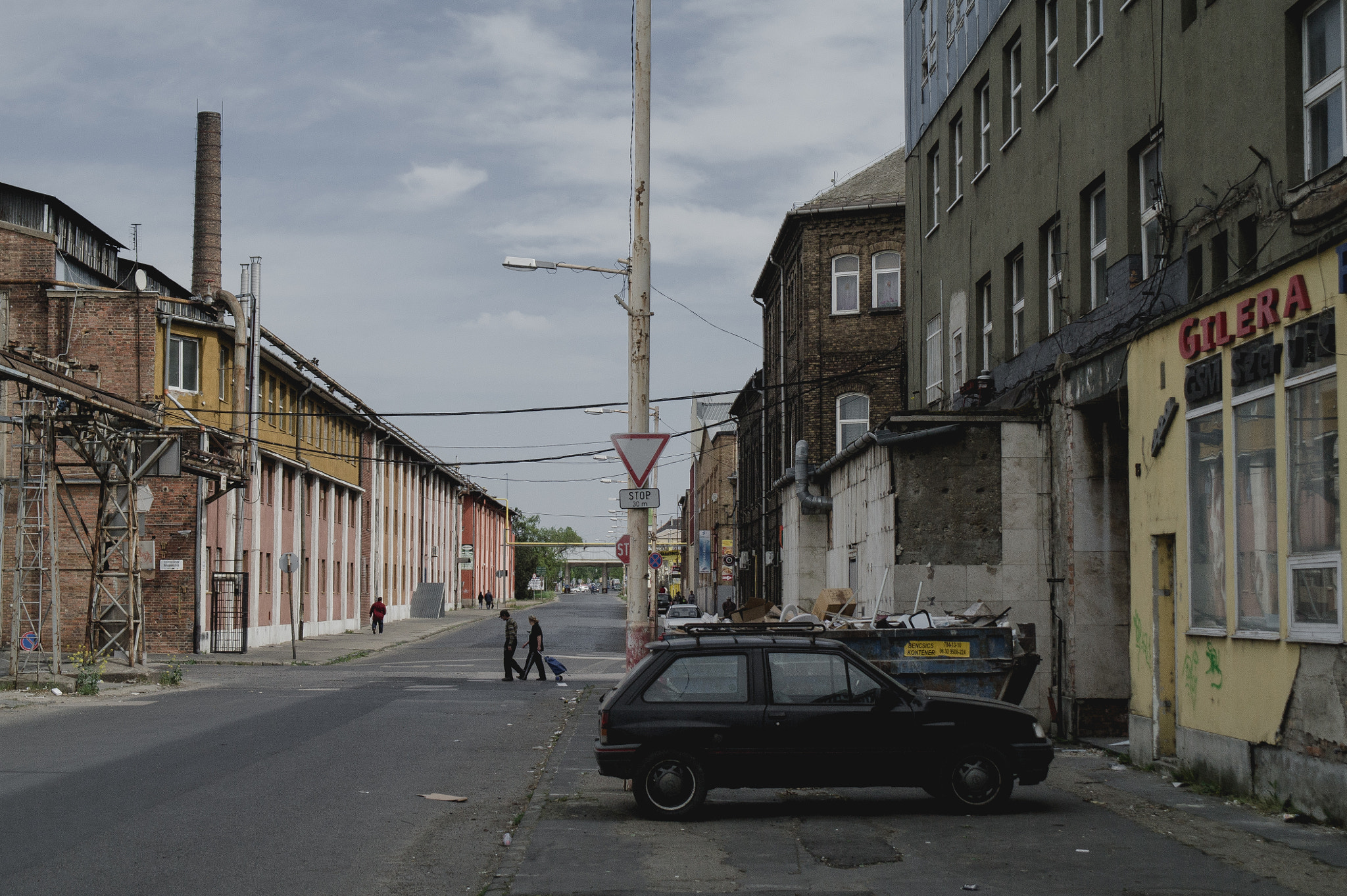 Samsung NX10 sample photo. On the streets of budapest photography