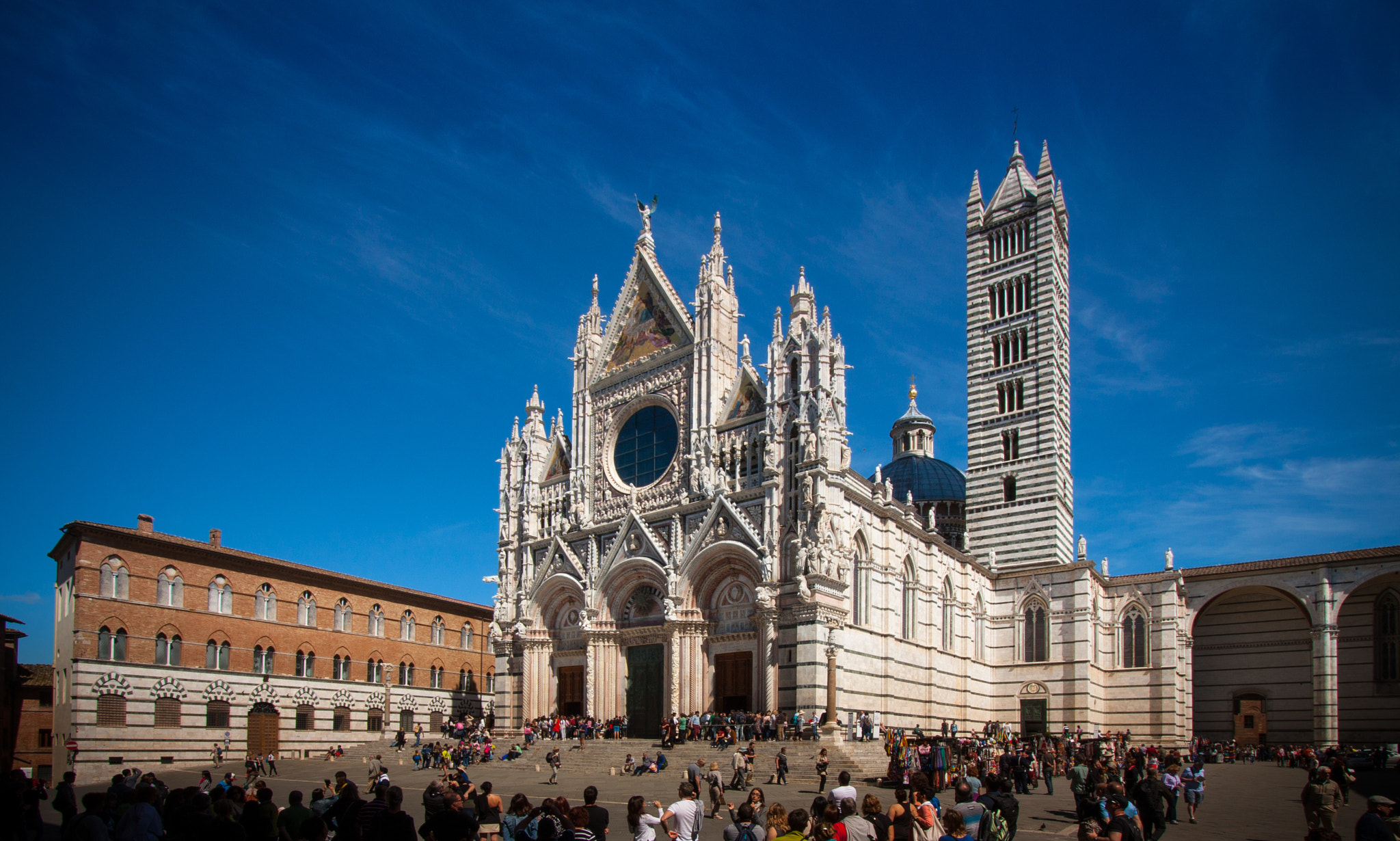Canon EOS 450D (EOS Rebel XSi / EOS Kiss X2) sample photo. Piazza del duomo, siena, italy photography