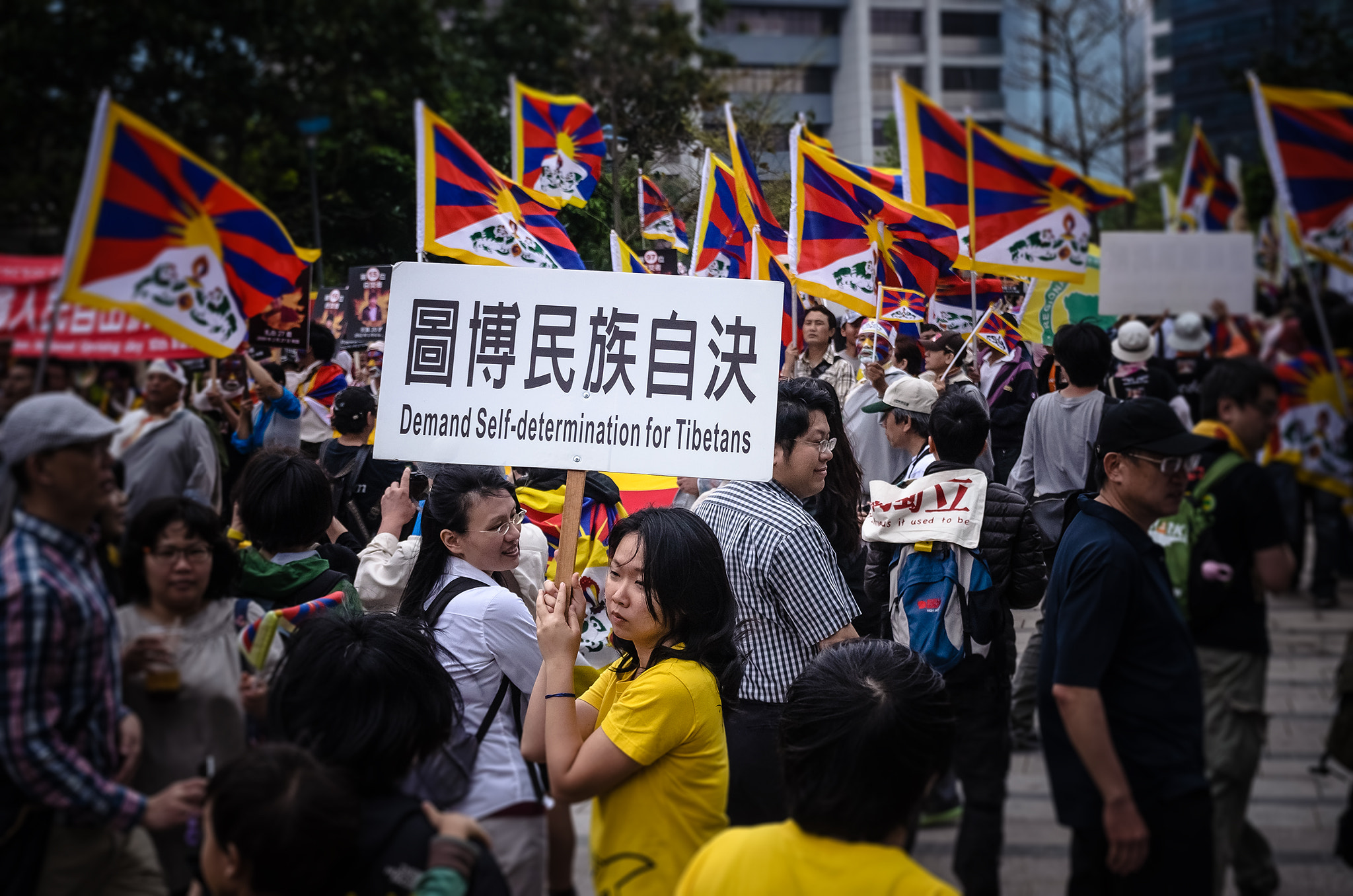 Sigma 18-50mm F2.8 EX DC Macro sample photo. Free tibet procession photography
