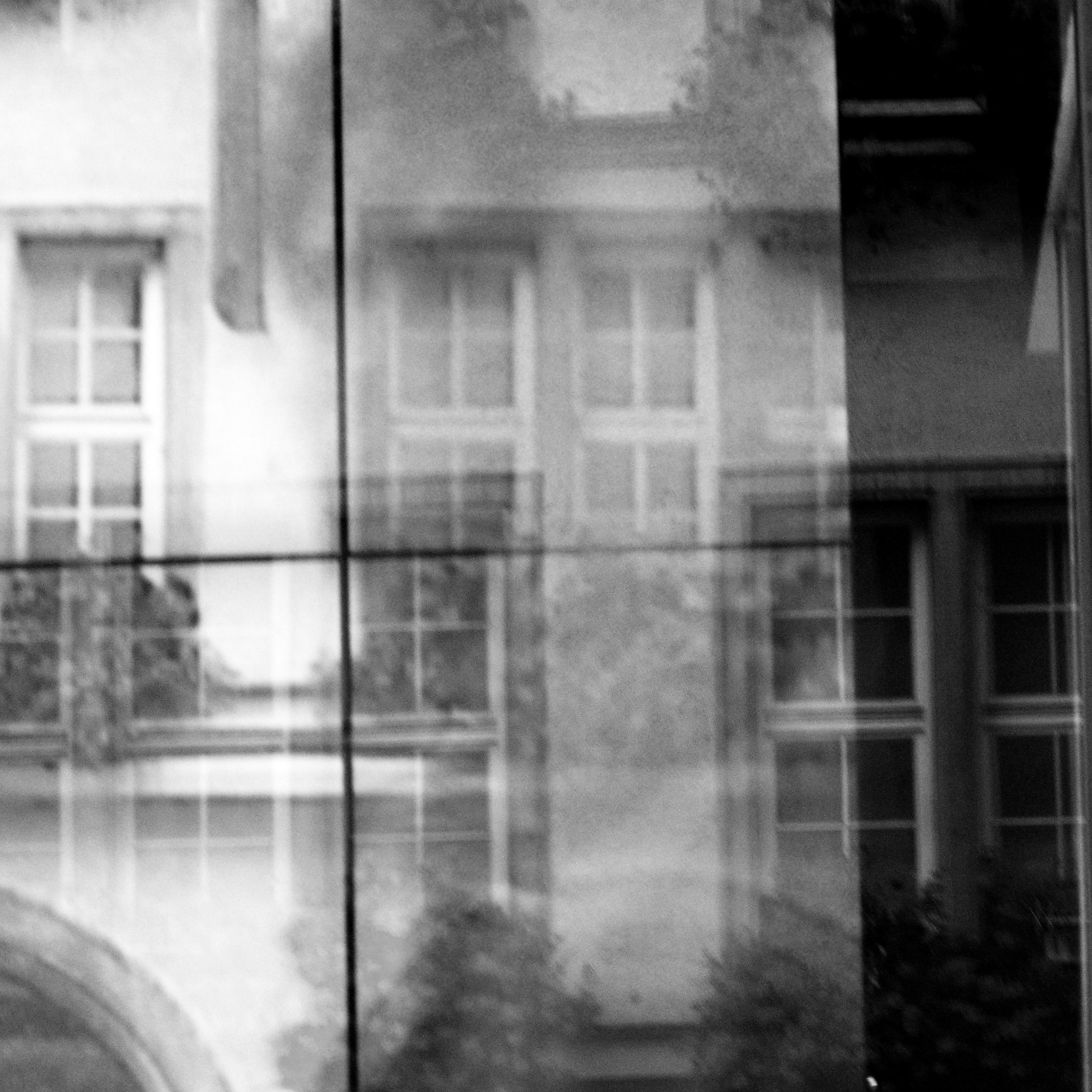 Kodak Z712 IS ZOOM DIGITAL CAMERA sample photo. Reflections in munich photography