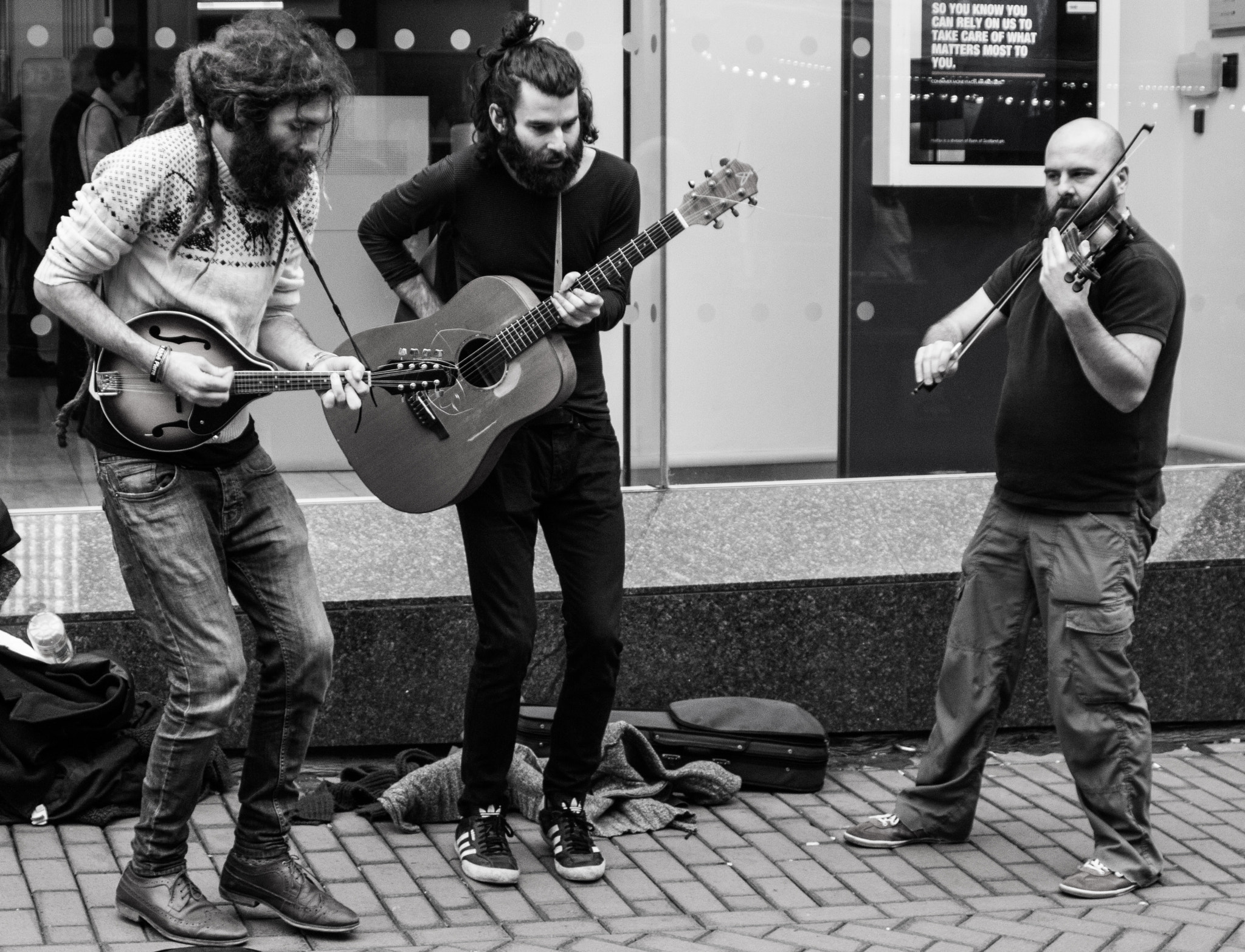 Canon EF 28-80mm f/3.5-5.6 USM IV sample photo. Street performers photography