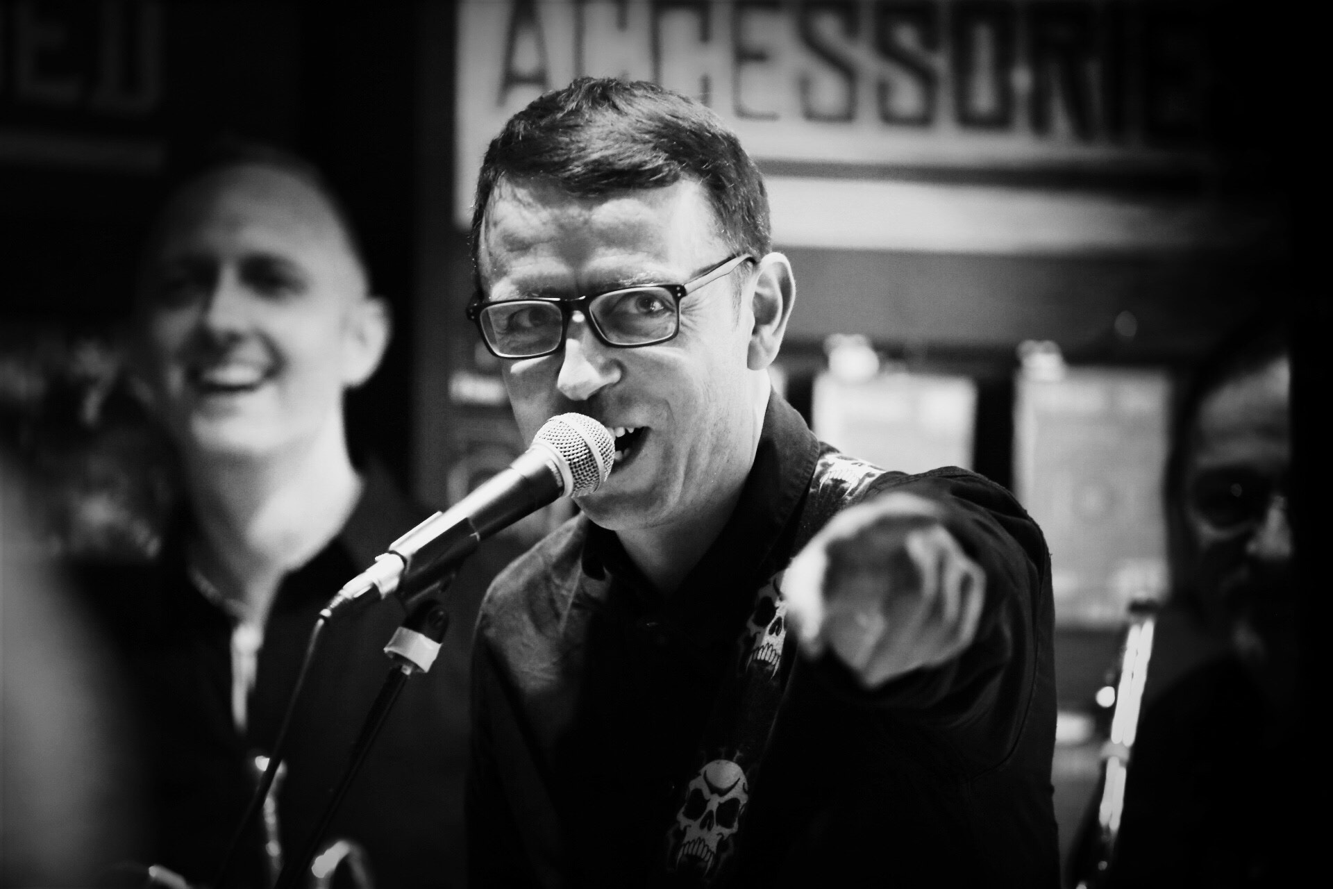 Canon 70-200mm sample photo. The gig photography