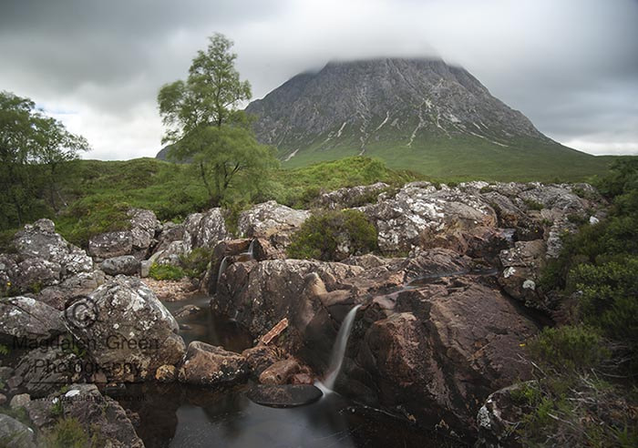 Nikon D700 + AF-S DX Zoom-Nikkor 18-55mm f/3.5-5.6G ED sample photo. Cloud covering the tip of buchaille etive mhor - scottish beauty photography