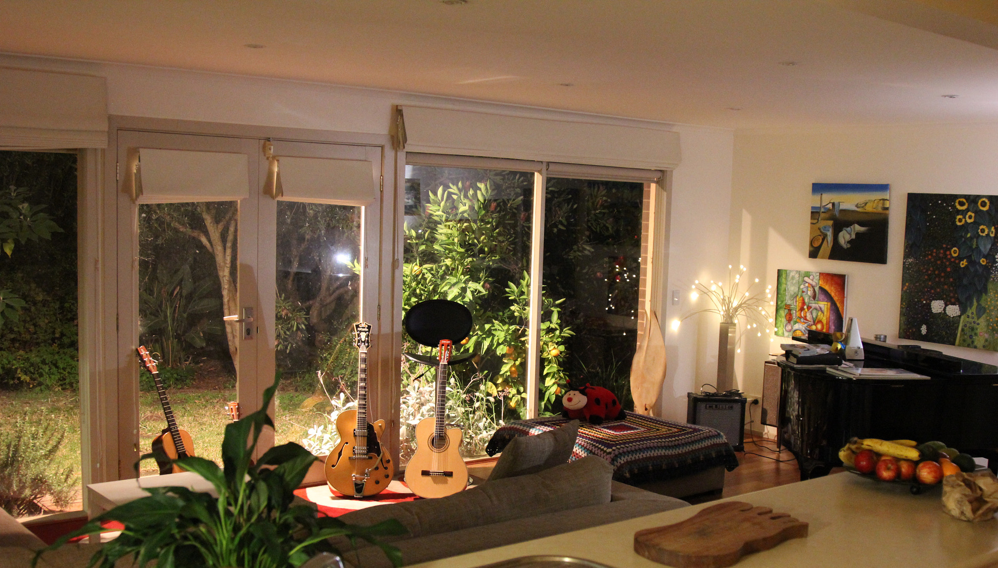 Canon EOS 600D (Rebel EOS T3i / EOS Kiss X5) sample photo. Musical evening photography