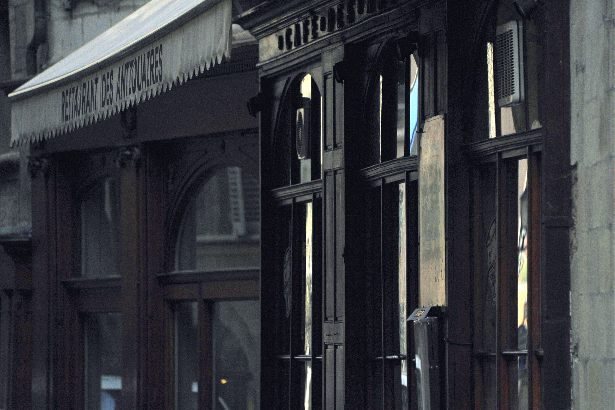 Nikon D3S sample photo. Restaurant des antiquaires photography
