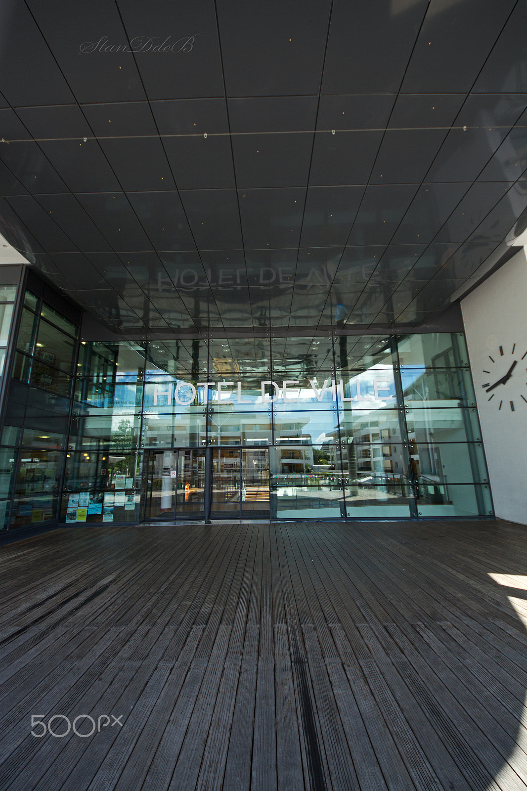Sigma 8-16mm F4.5-5.6 DC HSM sample photo. Town hall of seynod photography