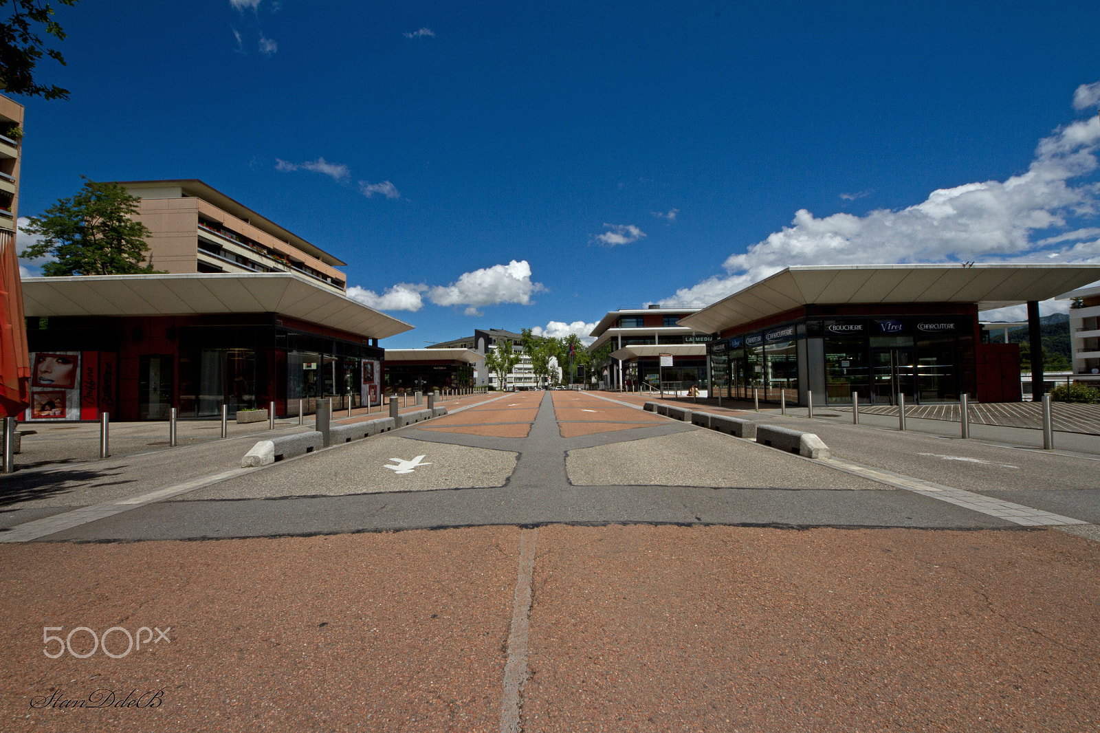 Sigma 8-16mm F4.5-5.6 DC HSM sample photo. Town hall of seynod photography