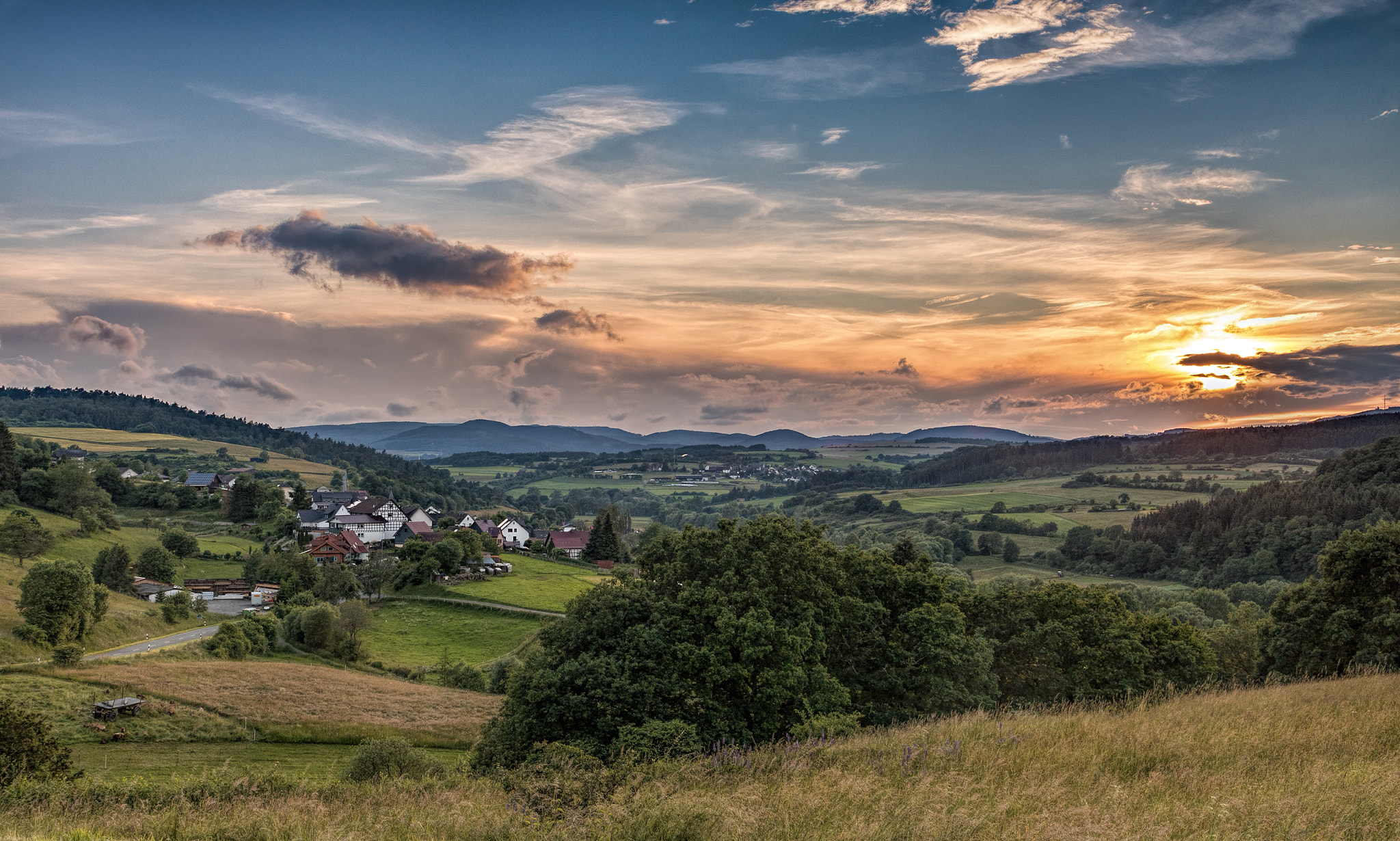 Tamron SP AF 17-50mm F2.8 XR Di II LD Aspherical (IF) sample photo. Rengershausen sundown photography