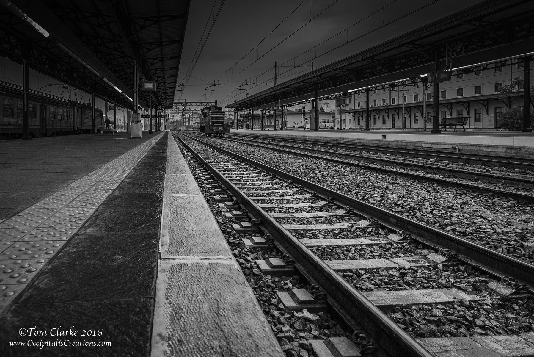 Leica Summilux-M 21mm F1.4 Asph sample photo. 'a little beauty' photography