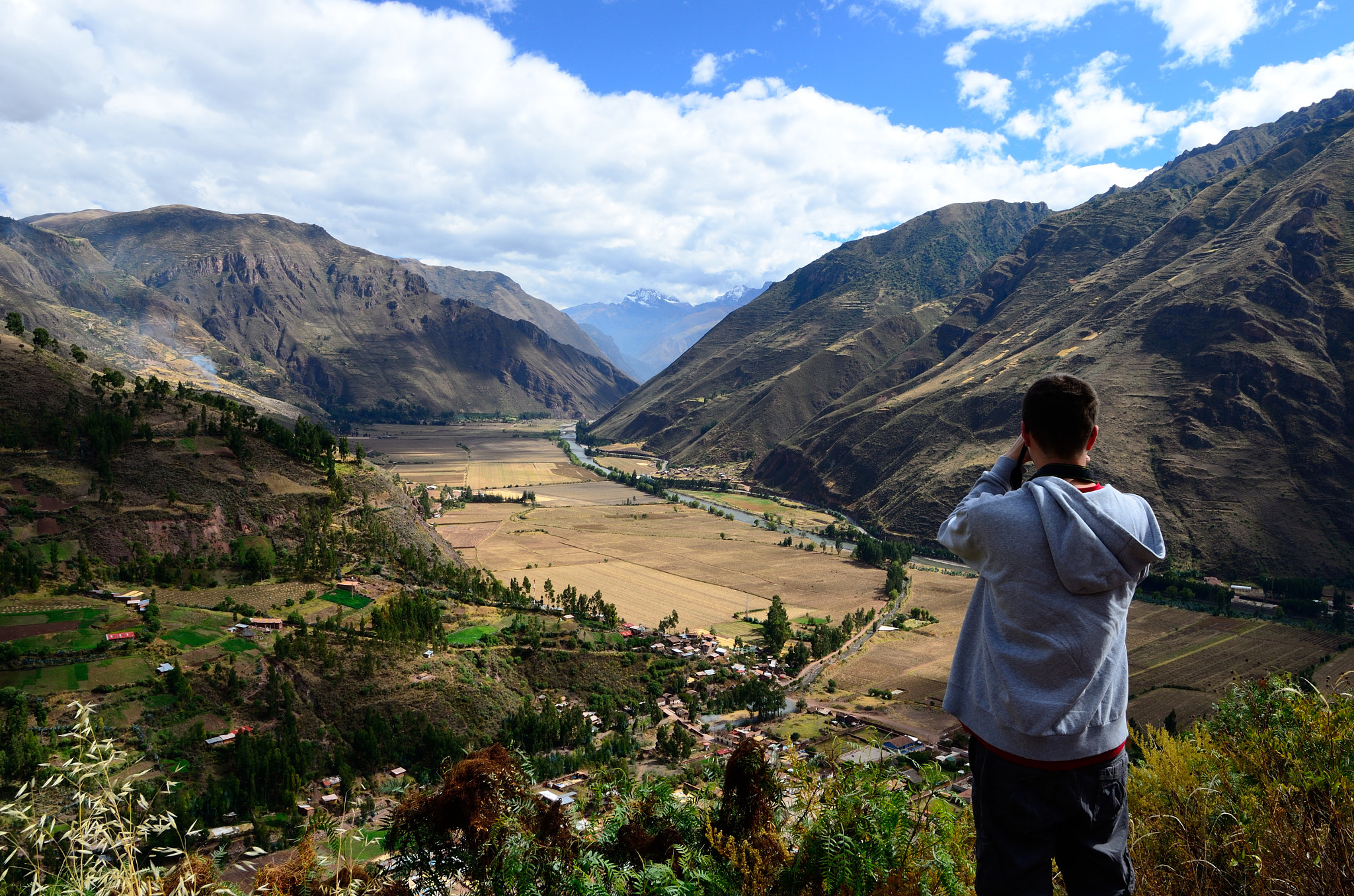 Nikon D7000 + Tokina AT-X Pro 12-24mm F4 (IF) DX sample photo. A photographer and the sacred valley photography