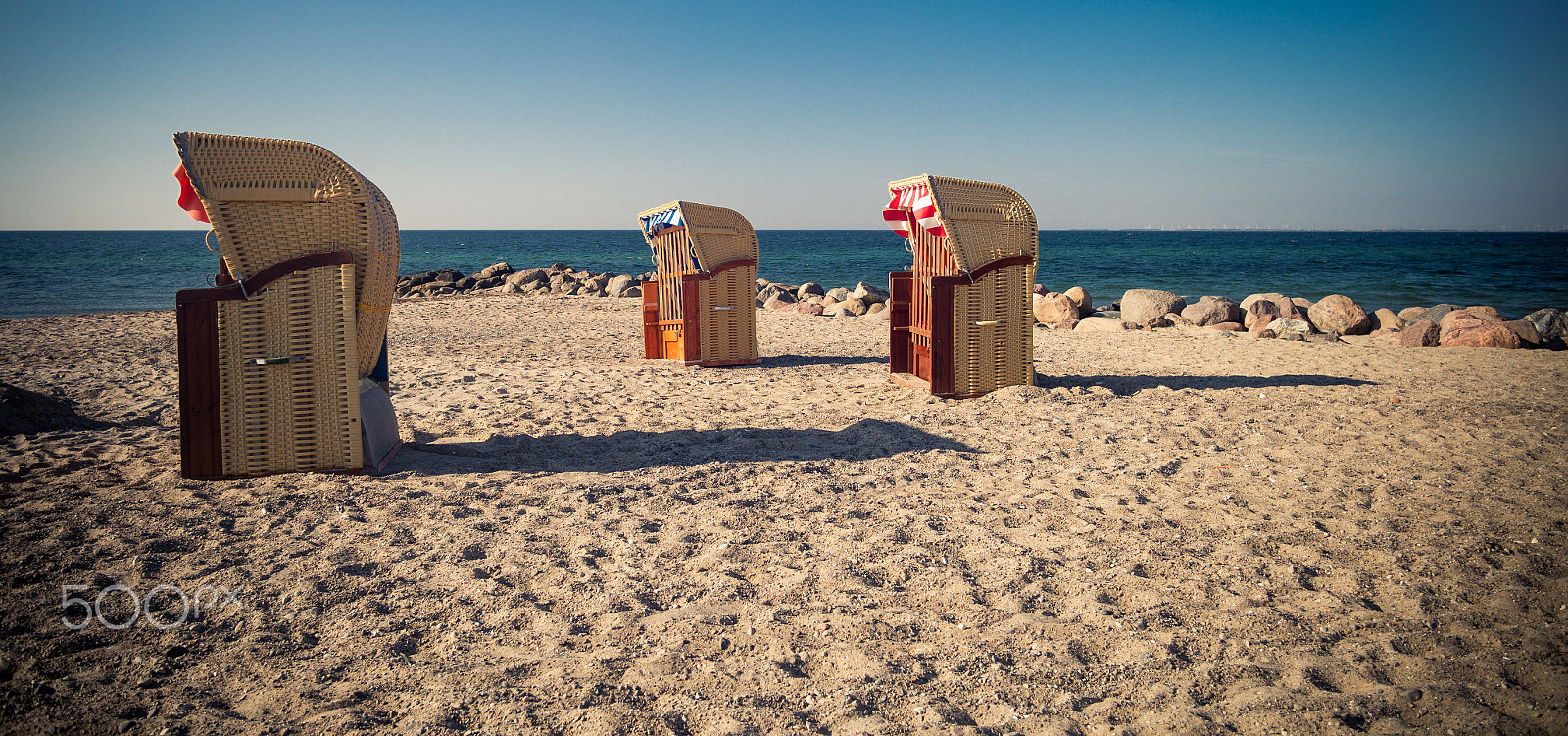 Tamron AF 19-35mm f/3.5-4.5 sample photo. Three beach chairs photography