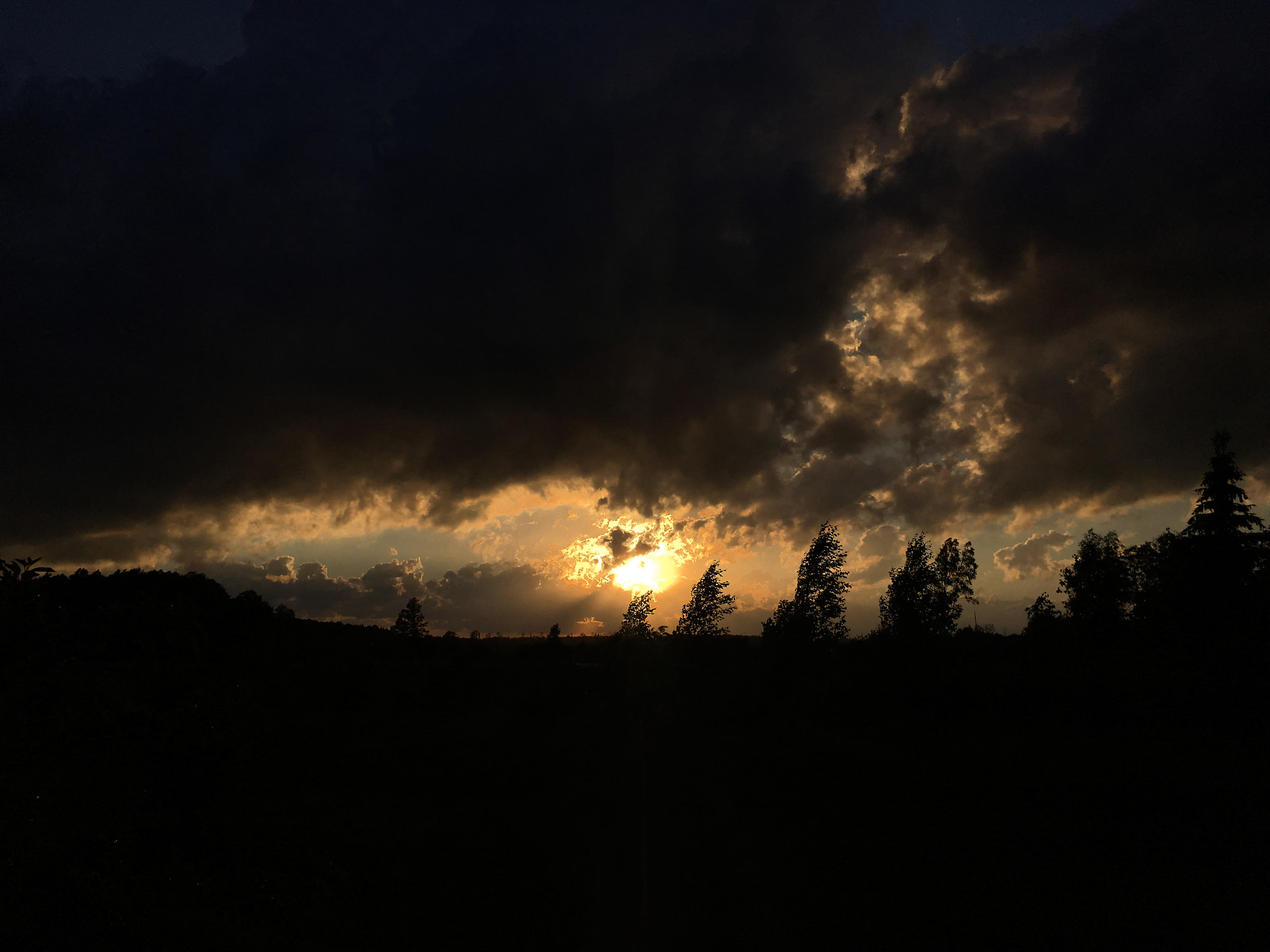 Apple iPhone8,1 sample photo. Sunplosion photography