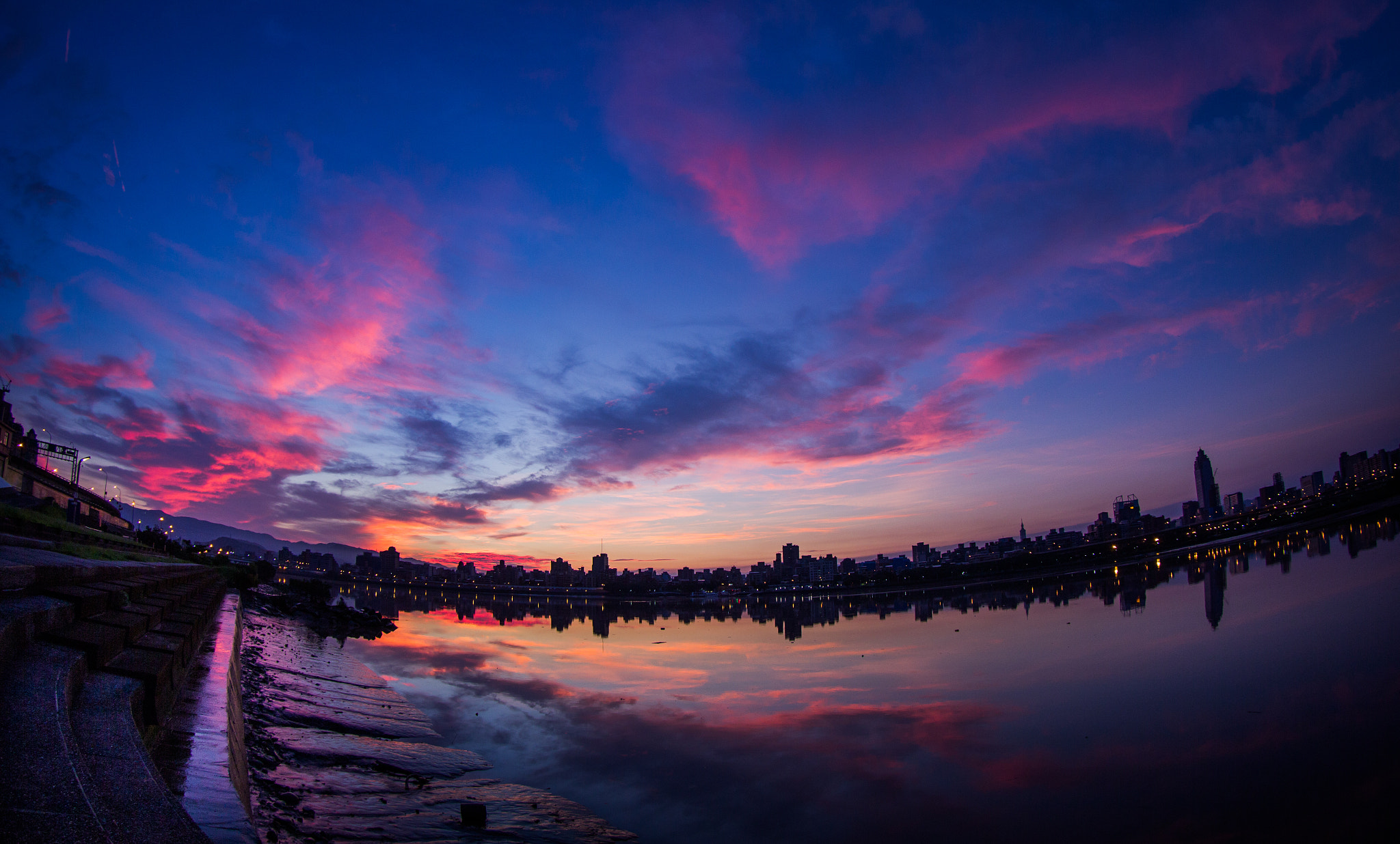 Canon EF 8-15mm F4L Fisheye USM sample photo. 20160618-忠孝碼頭火燒雲 photography